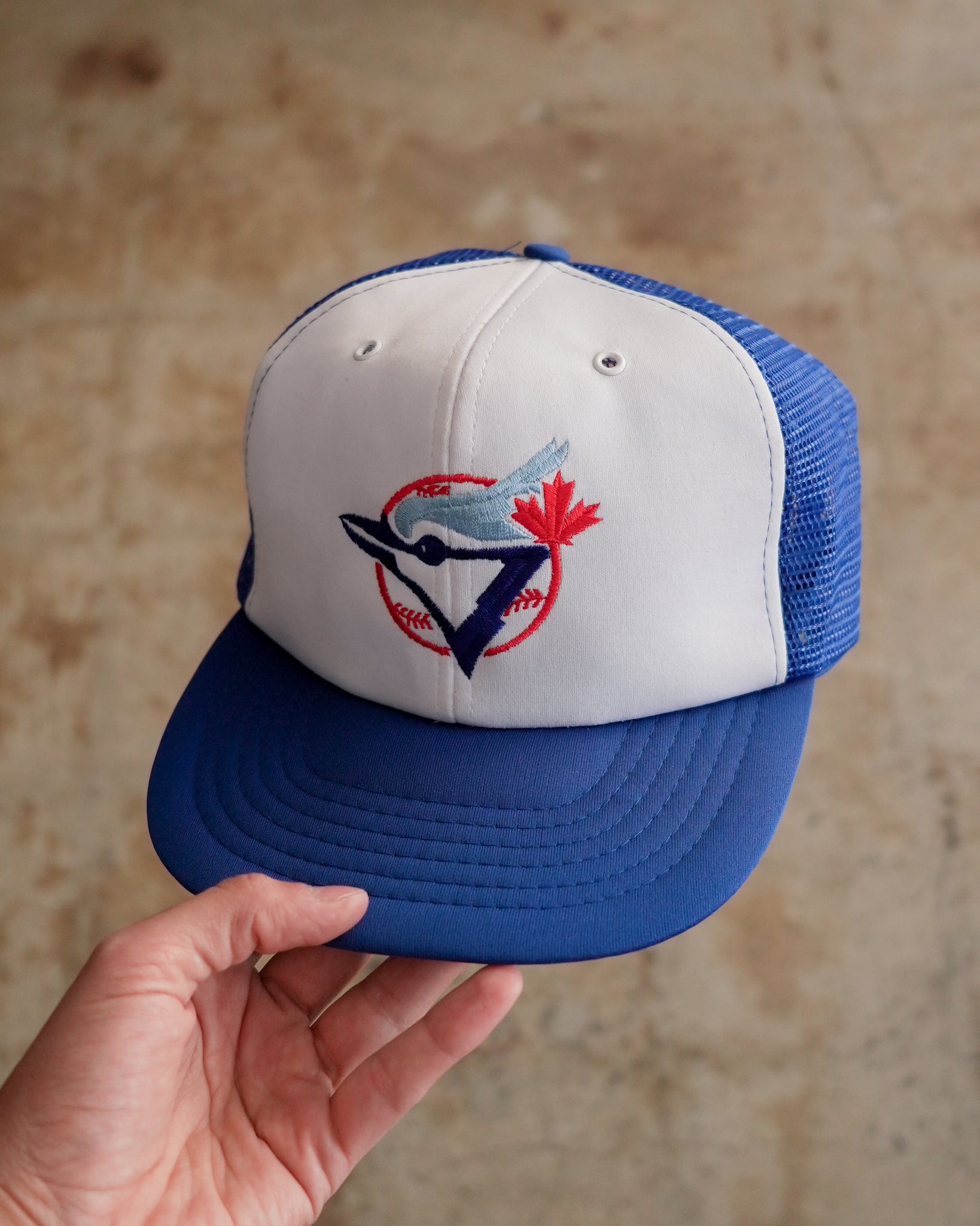 toronto blue jays trucker hat
