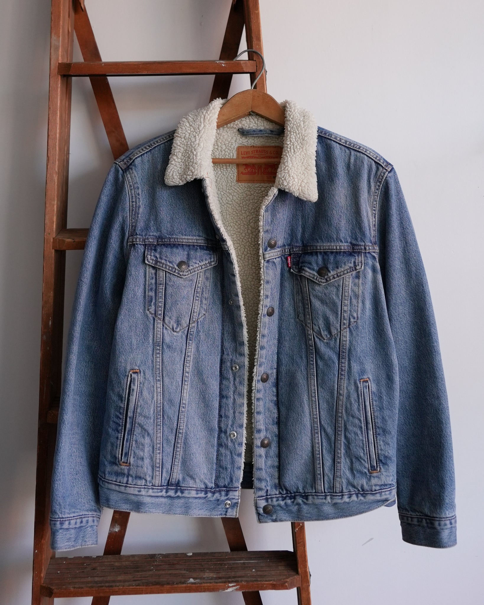 levi's sherpa trucker denim jacket