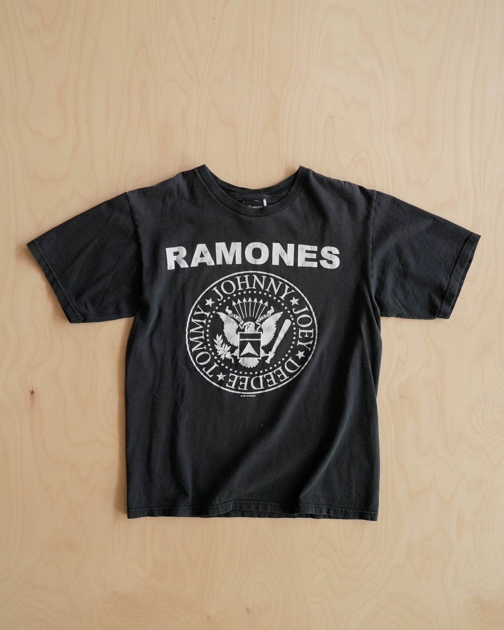 ramones 1999 rock band t-shirt
