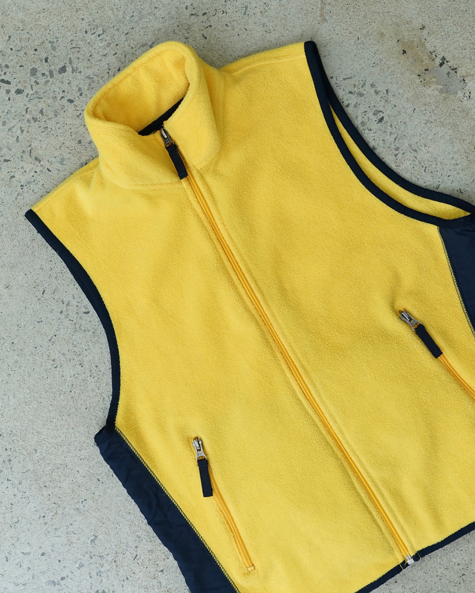 gap fleece vest