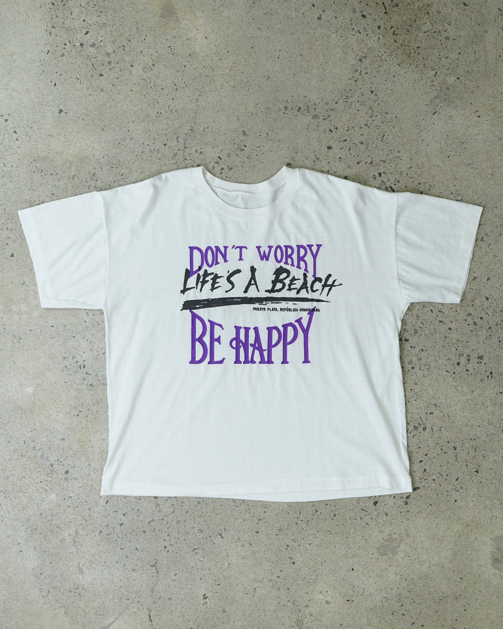 don't worry be happy t-shirt - cropped boxy large