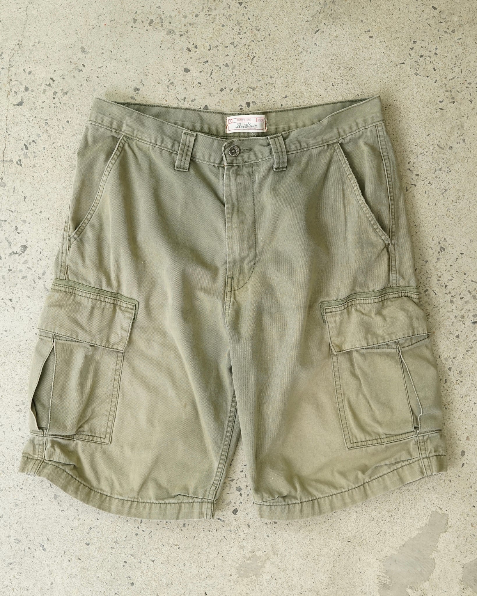 levi's cargo shorts