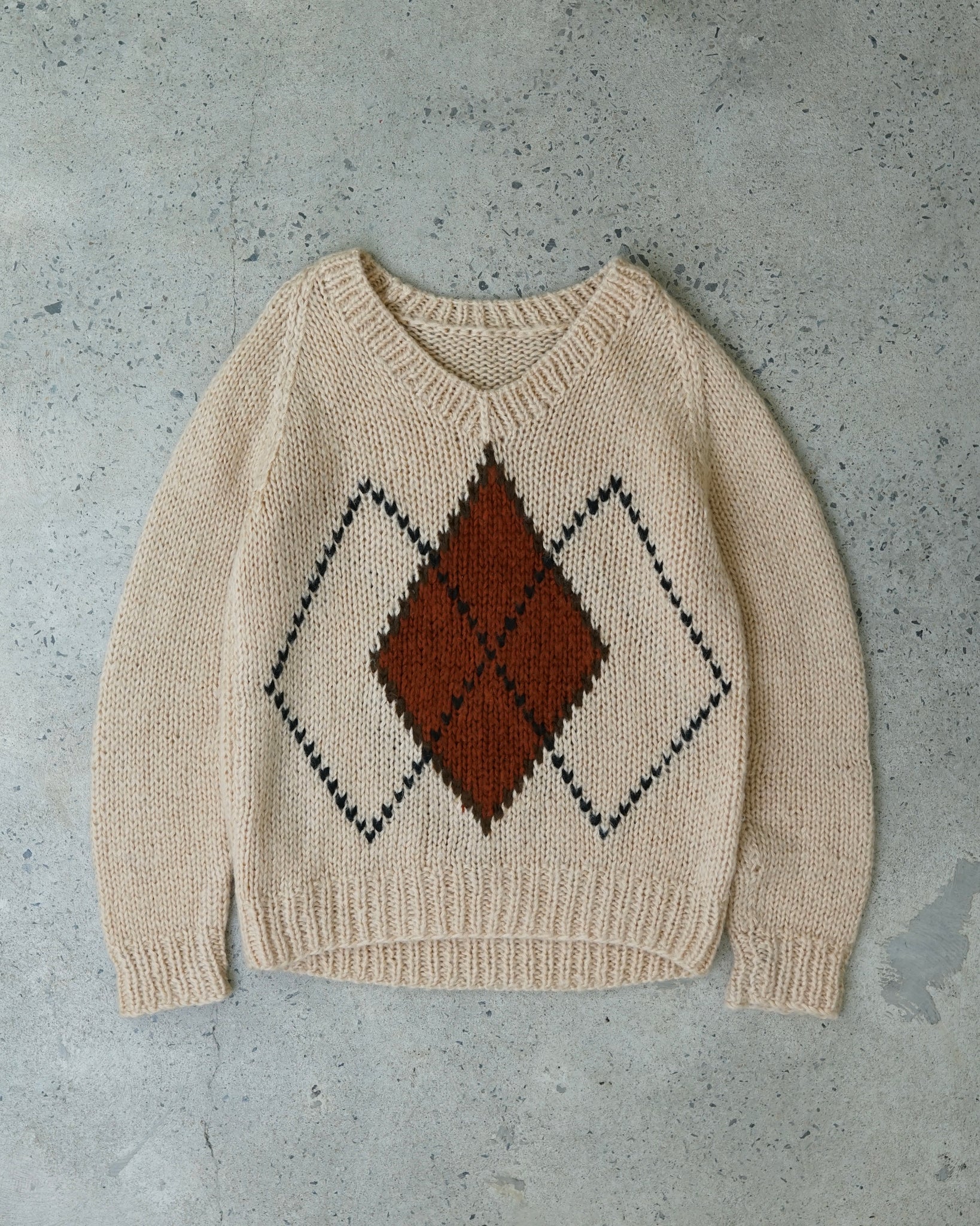 diamond pattern knit sweater