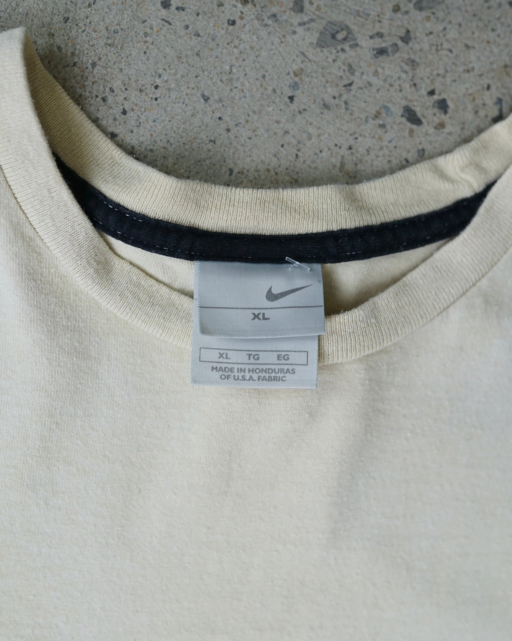 nike essential t-shirt