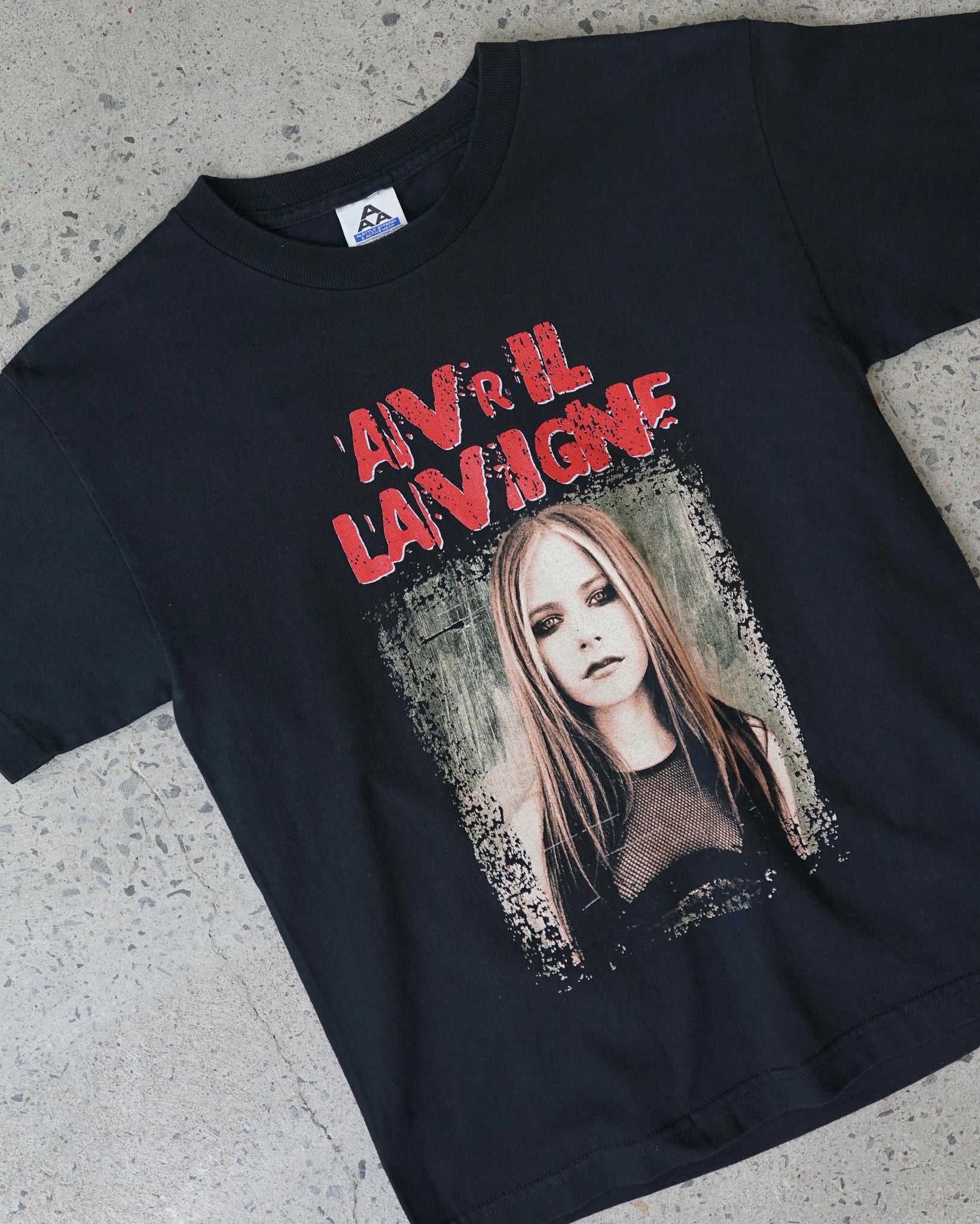 avril lavigne bonez tour 2004-eyes t-shirt