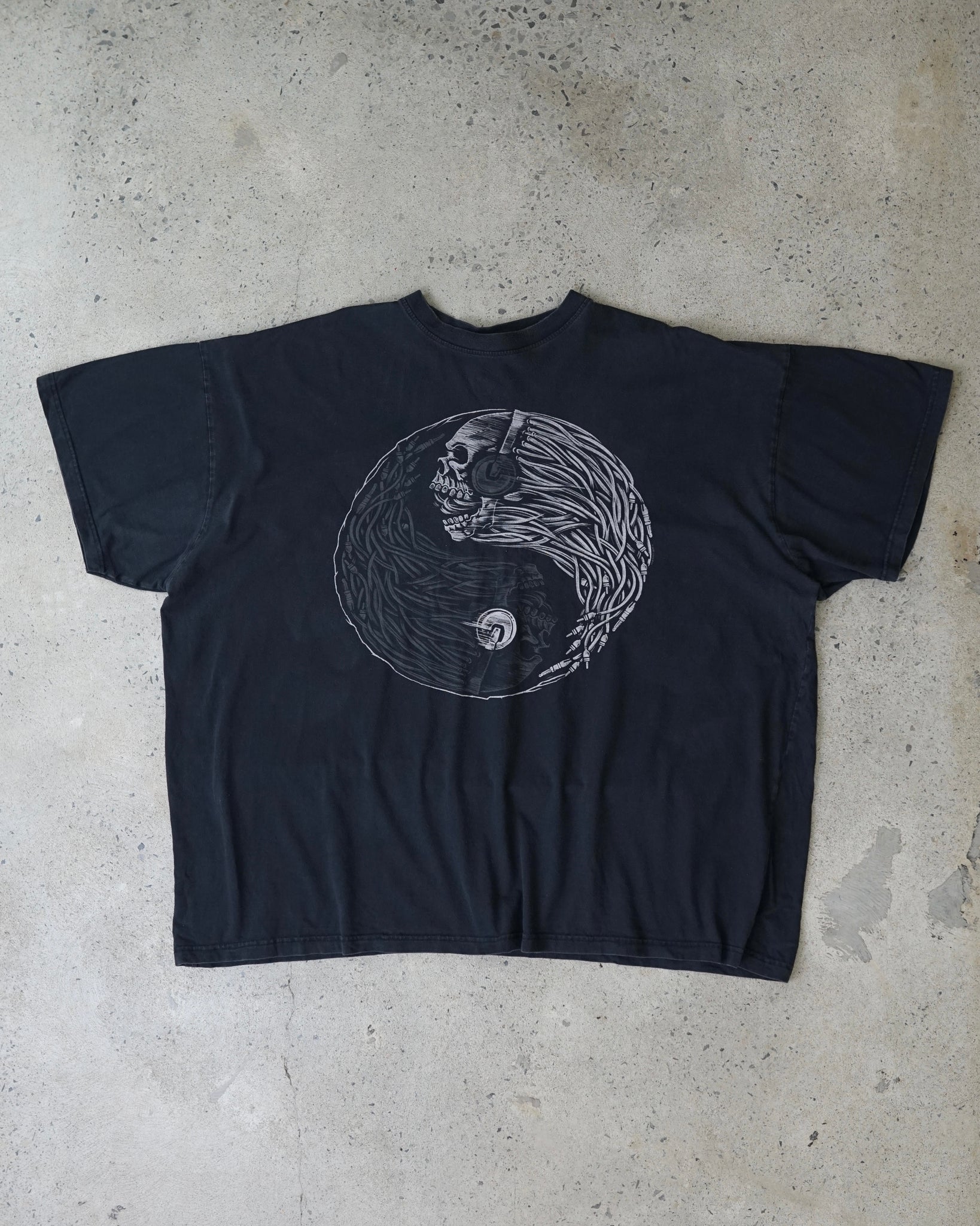 liquid blue ying yang skulls t-shirt