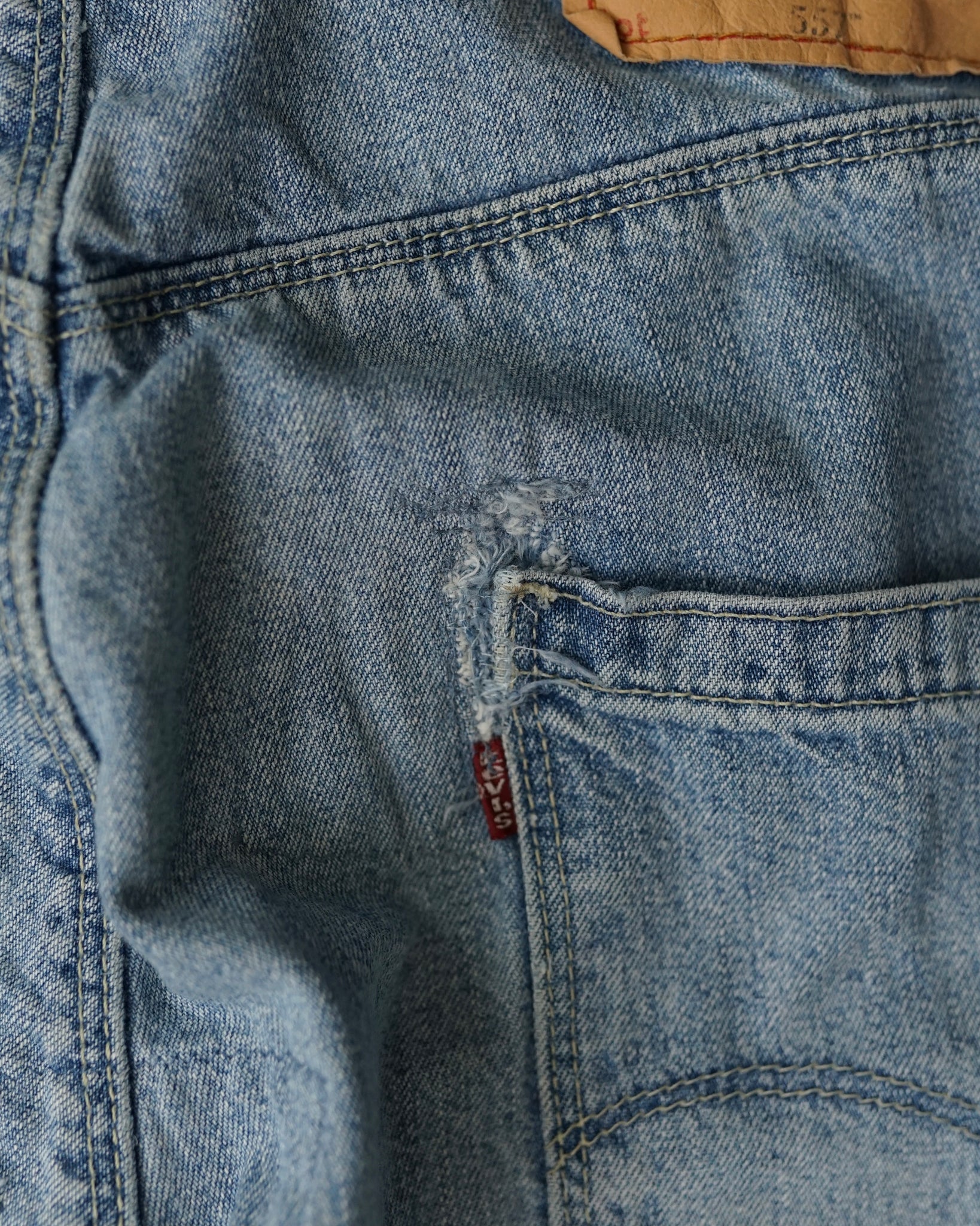 levi's 557 jeans