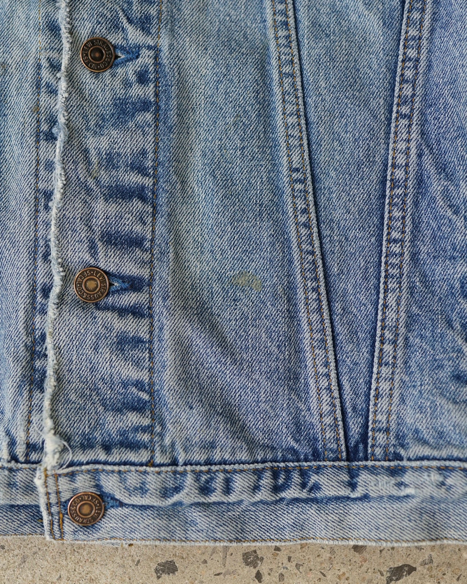 levi's button-up denim jacket