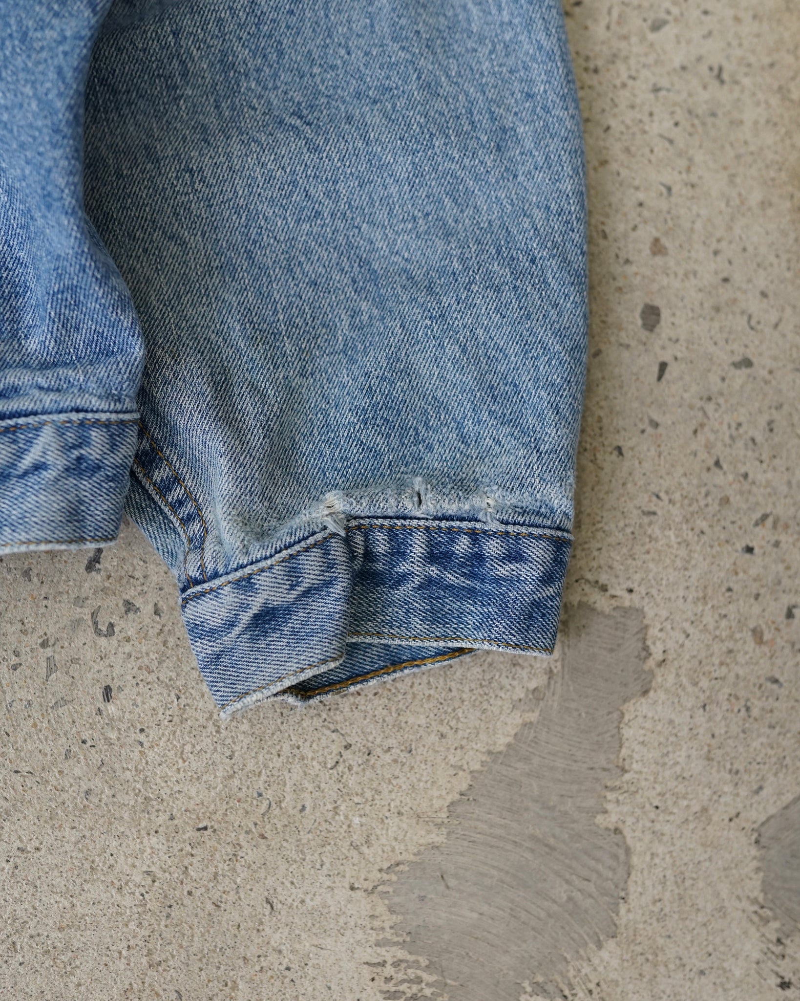 levi's button-up denim jacket