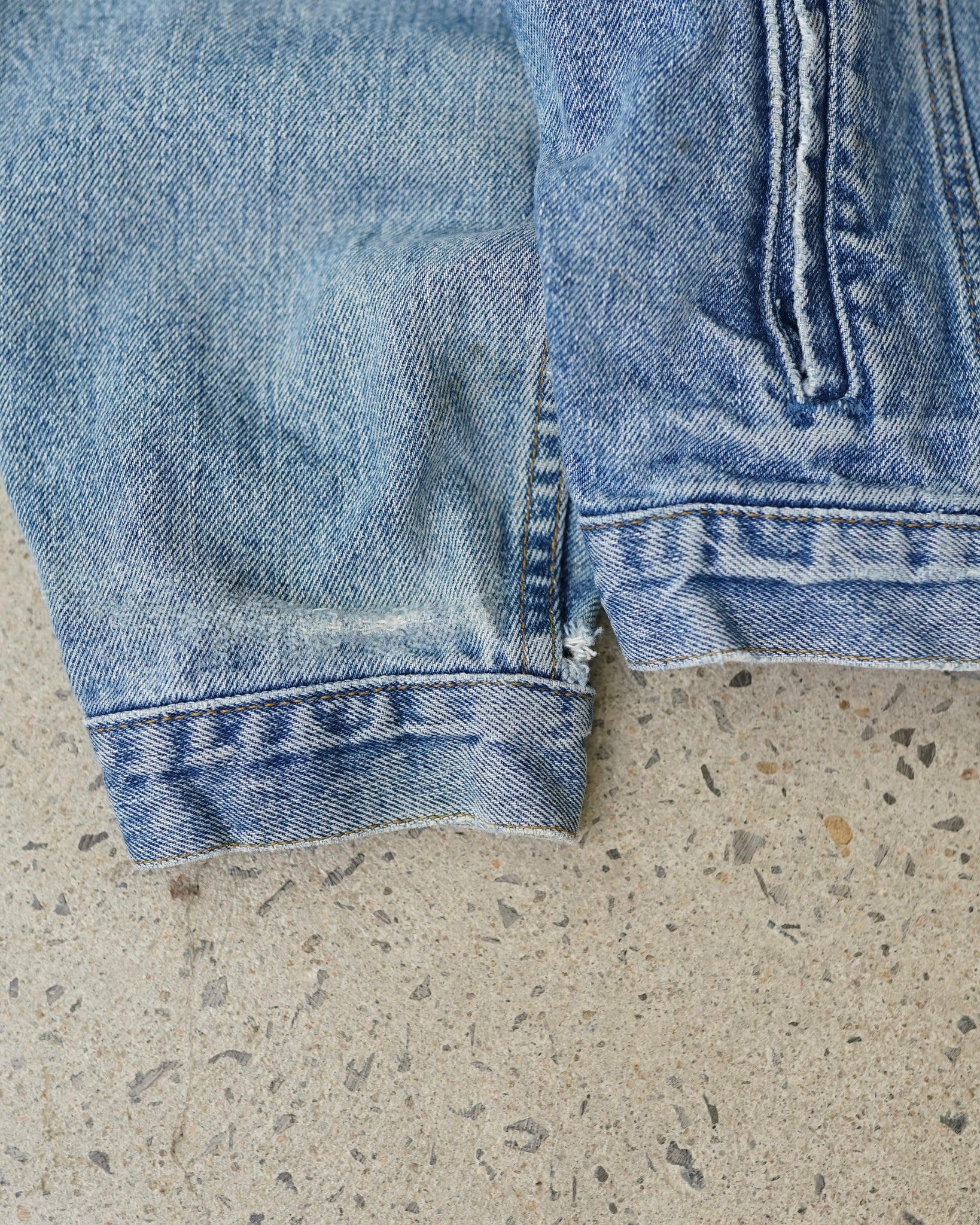 levi's button-up denim jacket