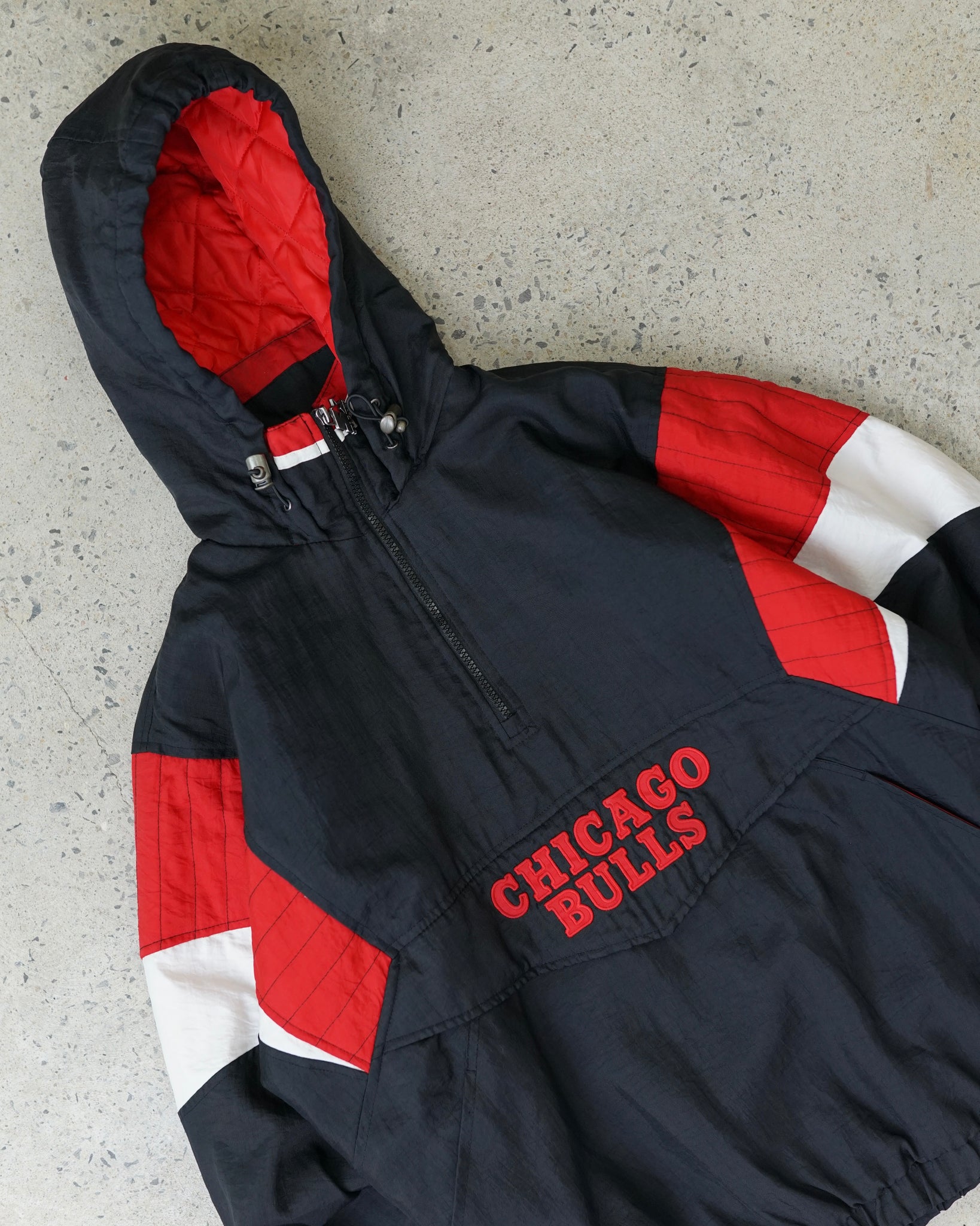 chicago bulls starter jacket - medium