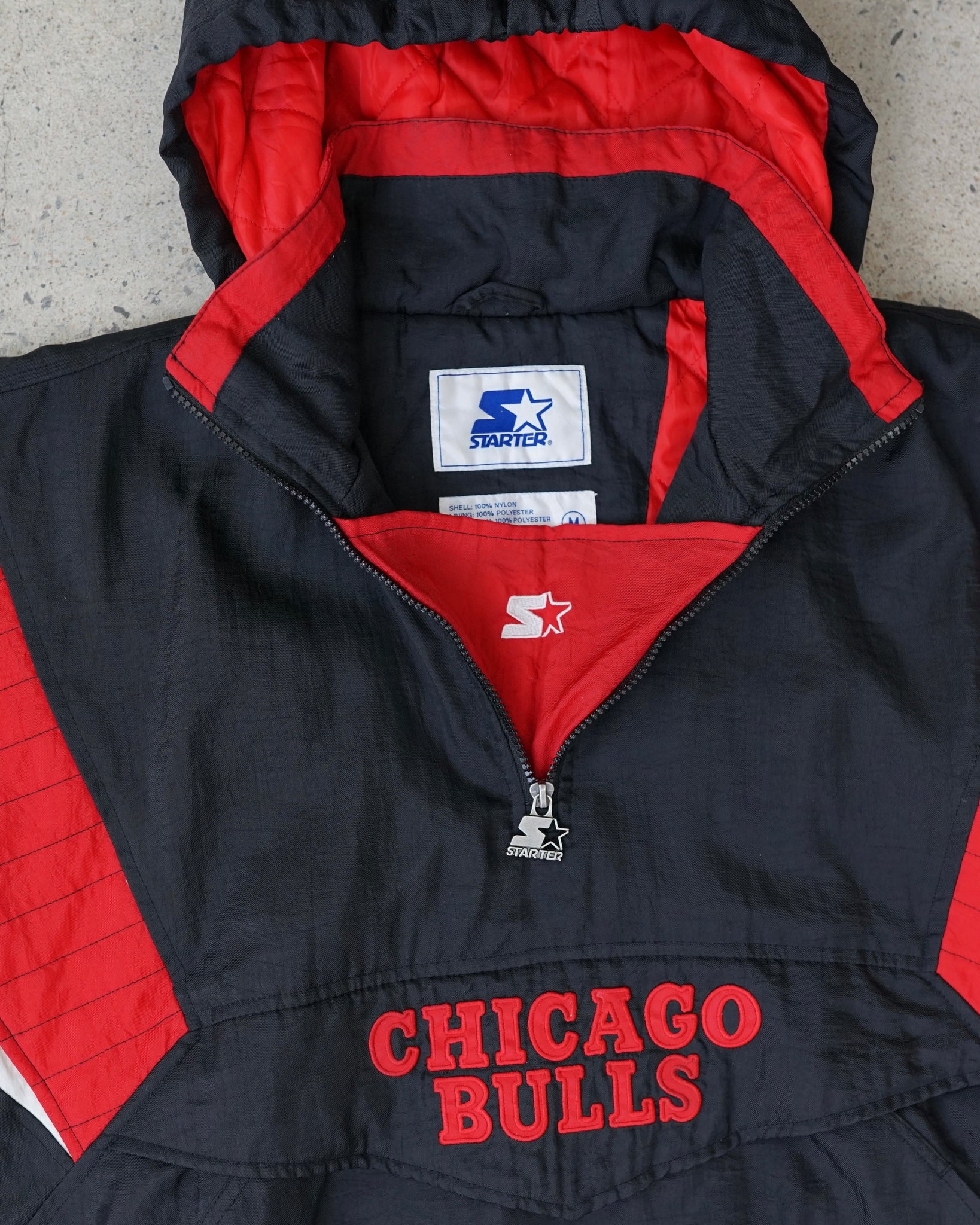 chicago bulls starter jacket - medium