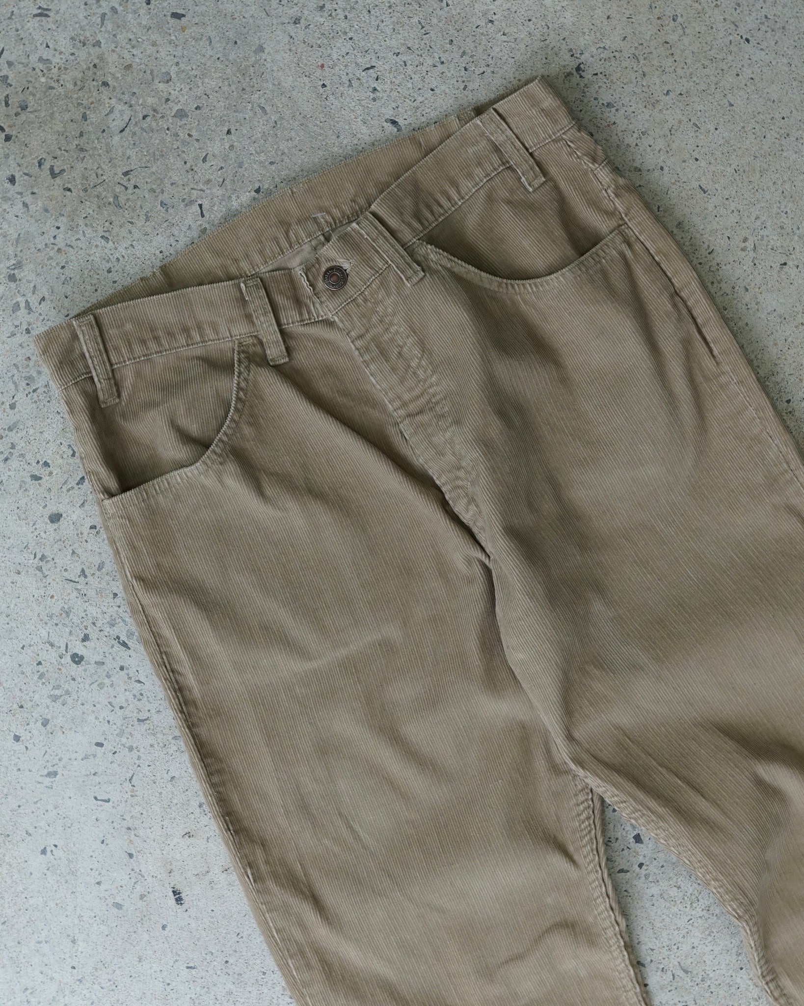 levi's corduroy pants