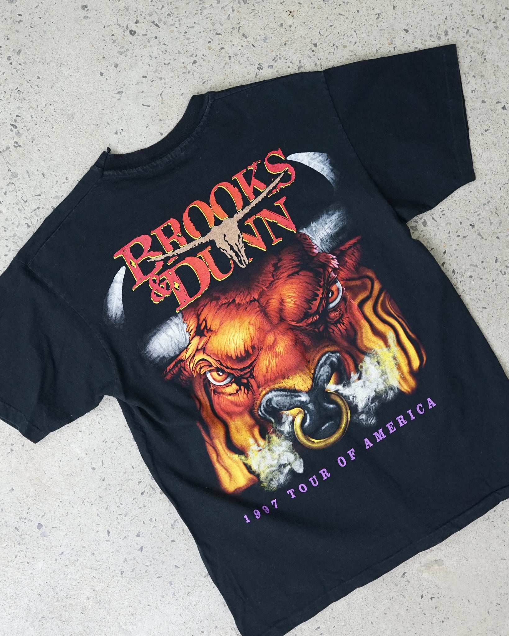 brooks and dunn 1997 tour of america t-shirt