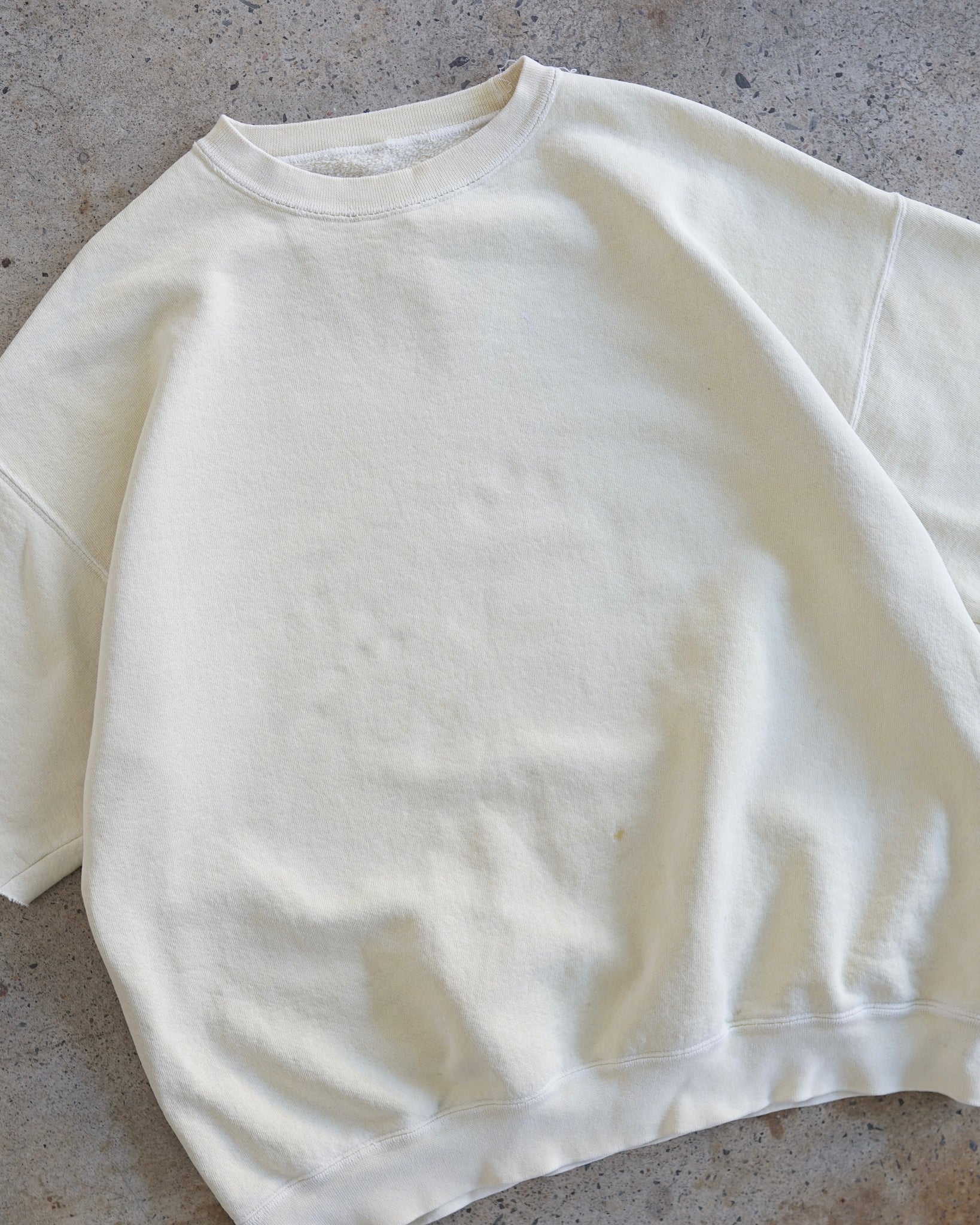 vintage cut-off sleeves crewneck
