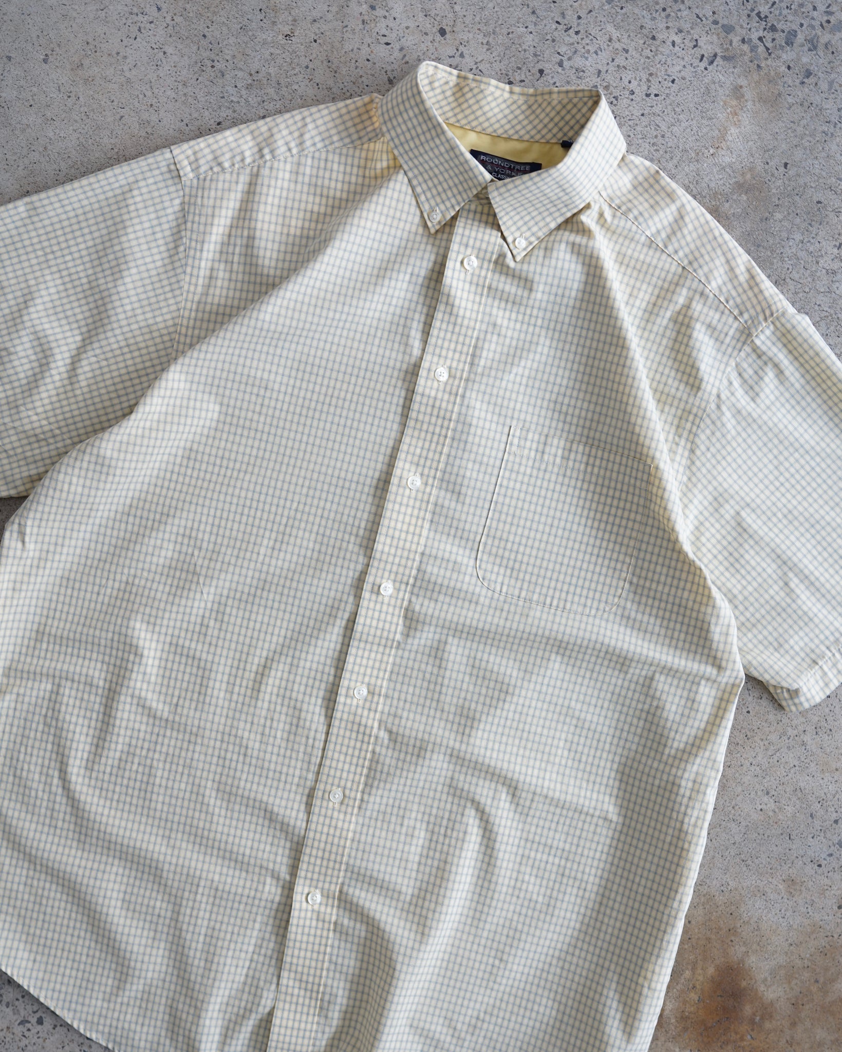 roundtree and yorke button-up shirt