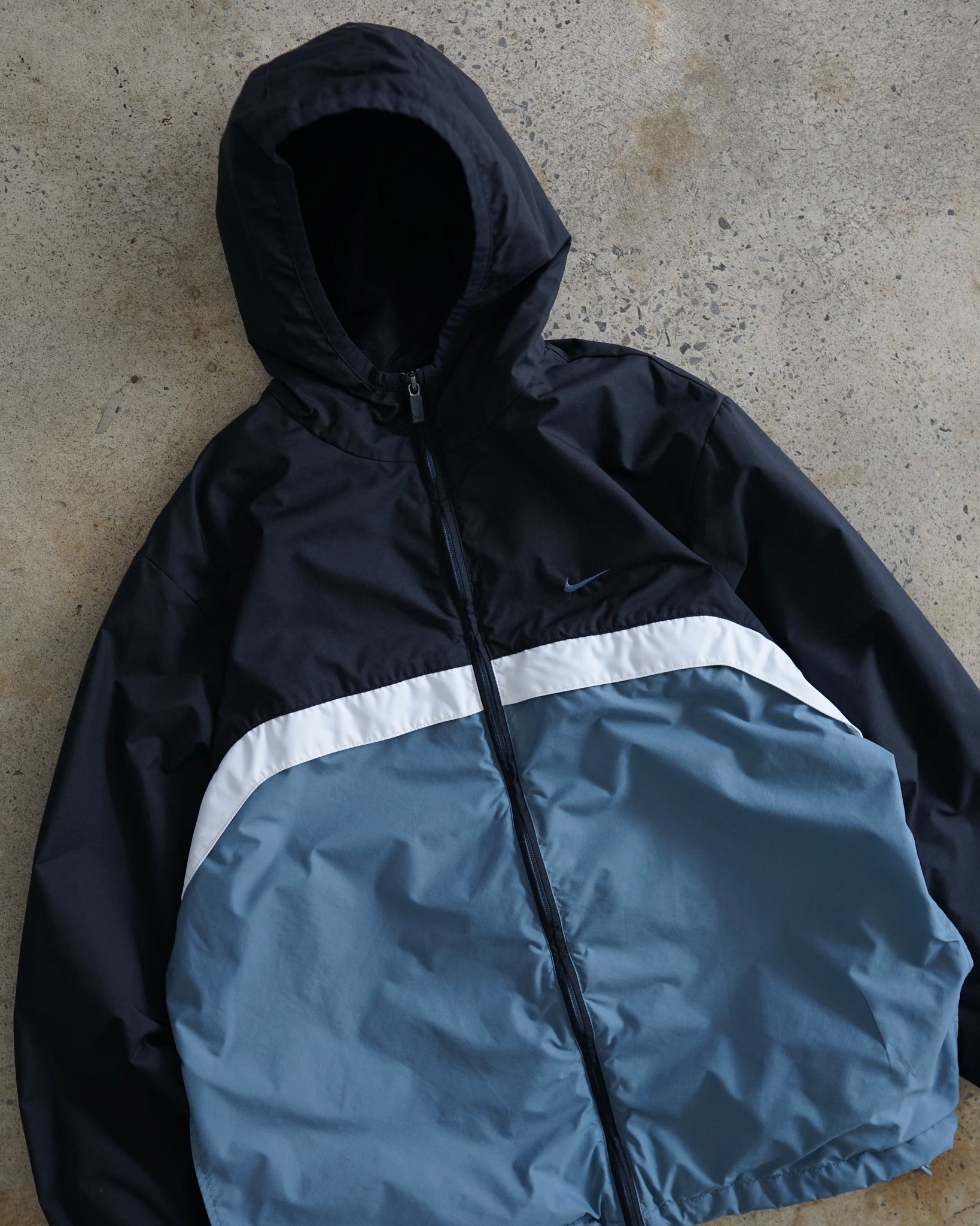 nike zip-up hooded windbreaker