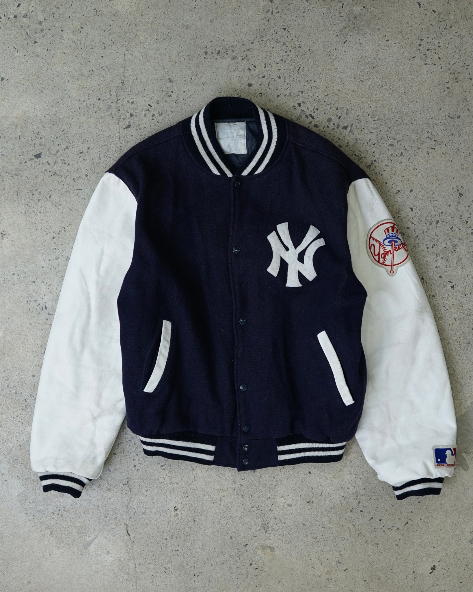 new york yankees jacket - medium