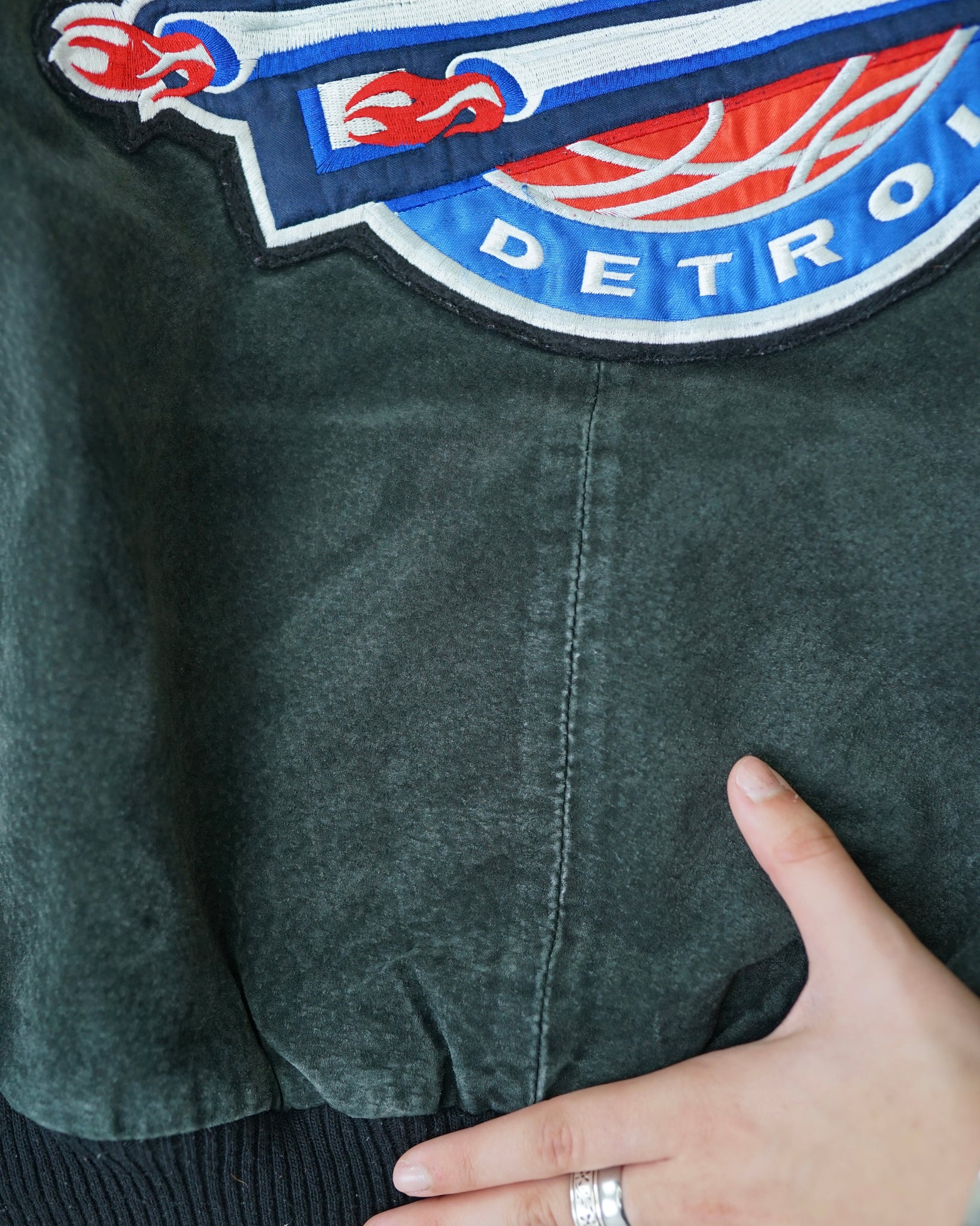 detroit pistons jacket - medium