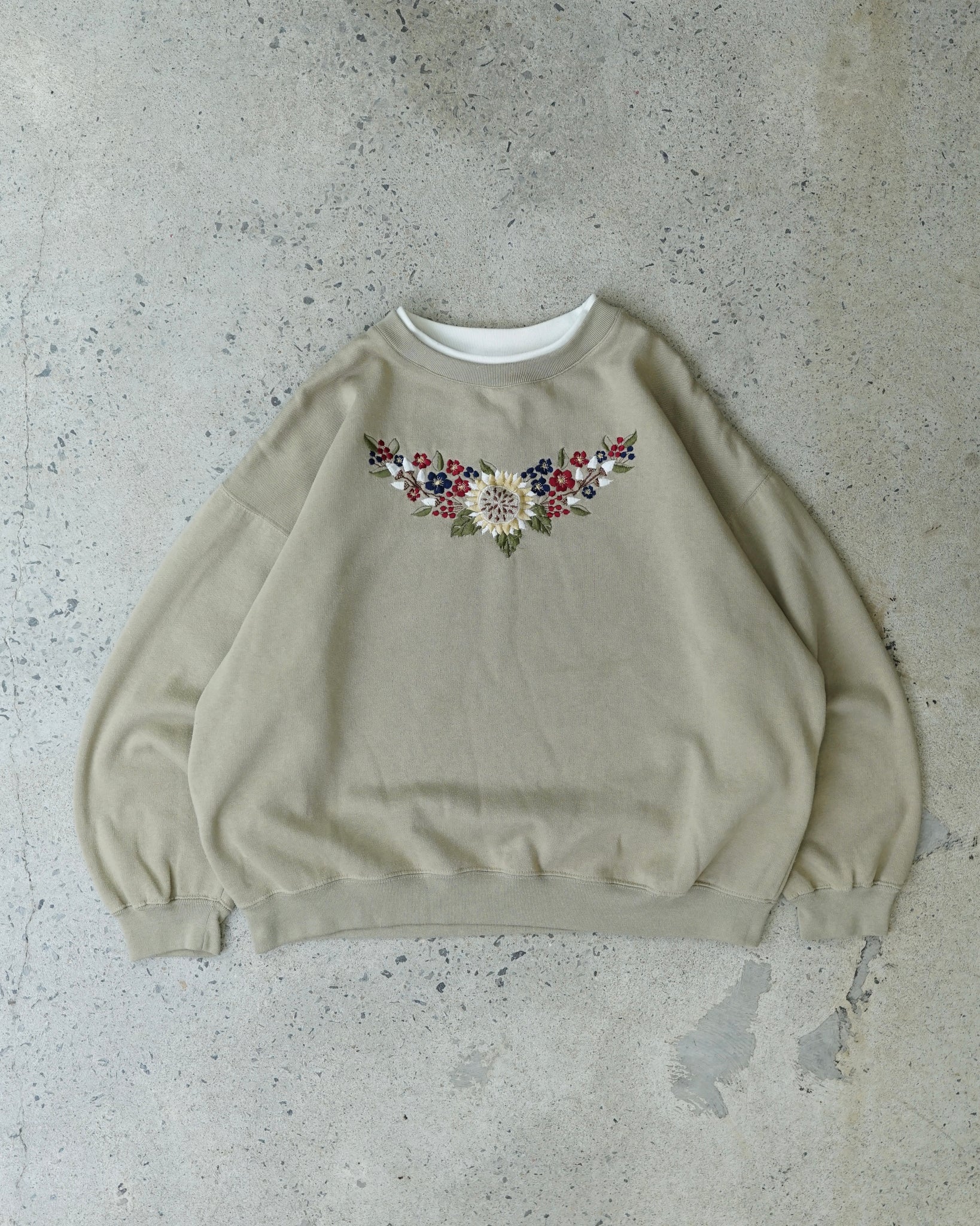 flowers crewneck