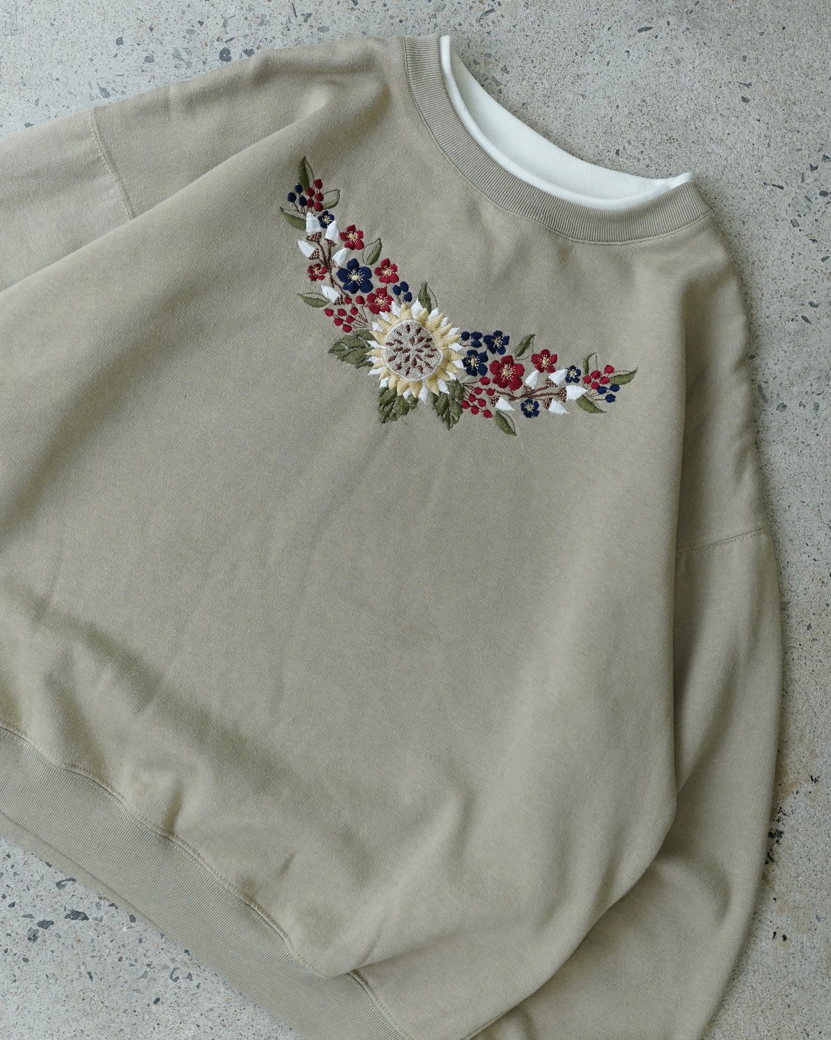 flowers crewneck