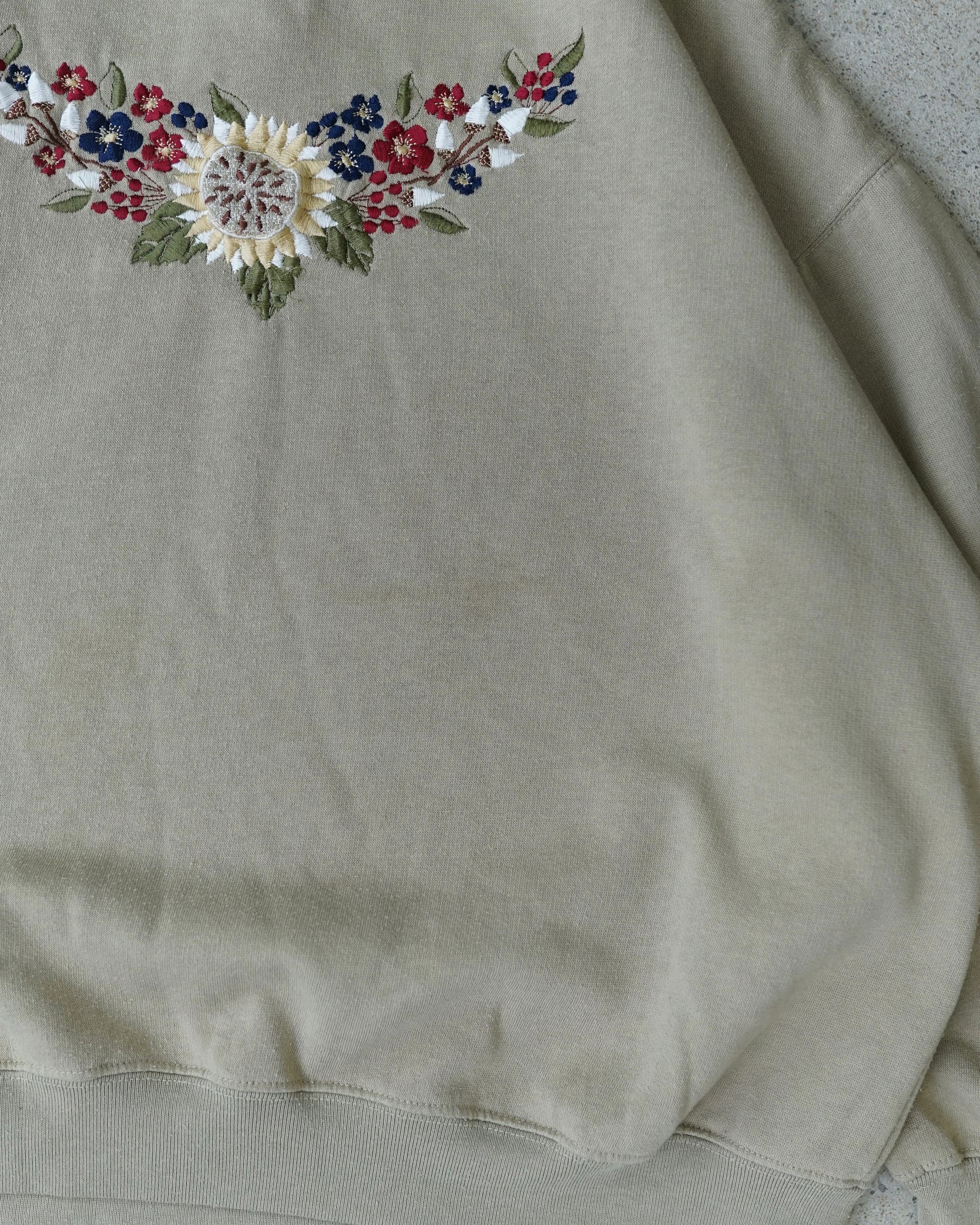 flowers crewneck