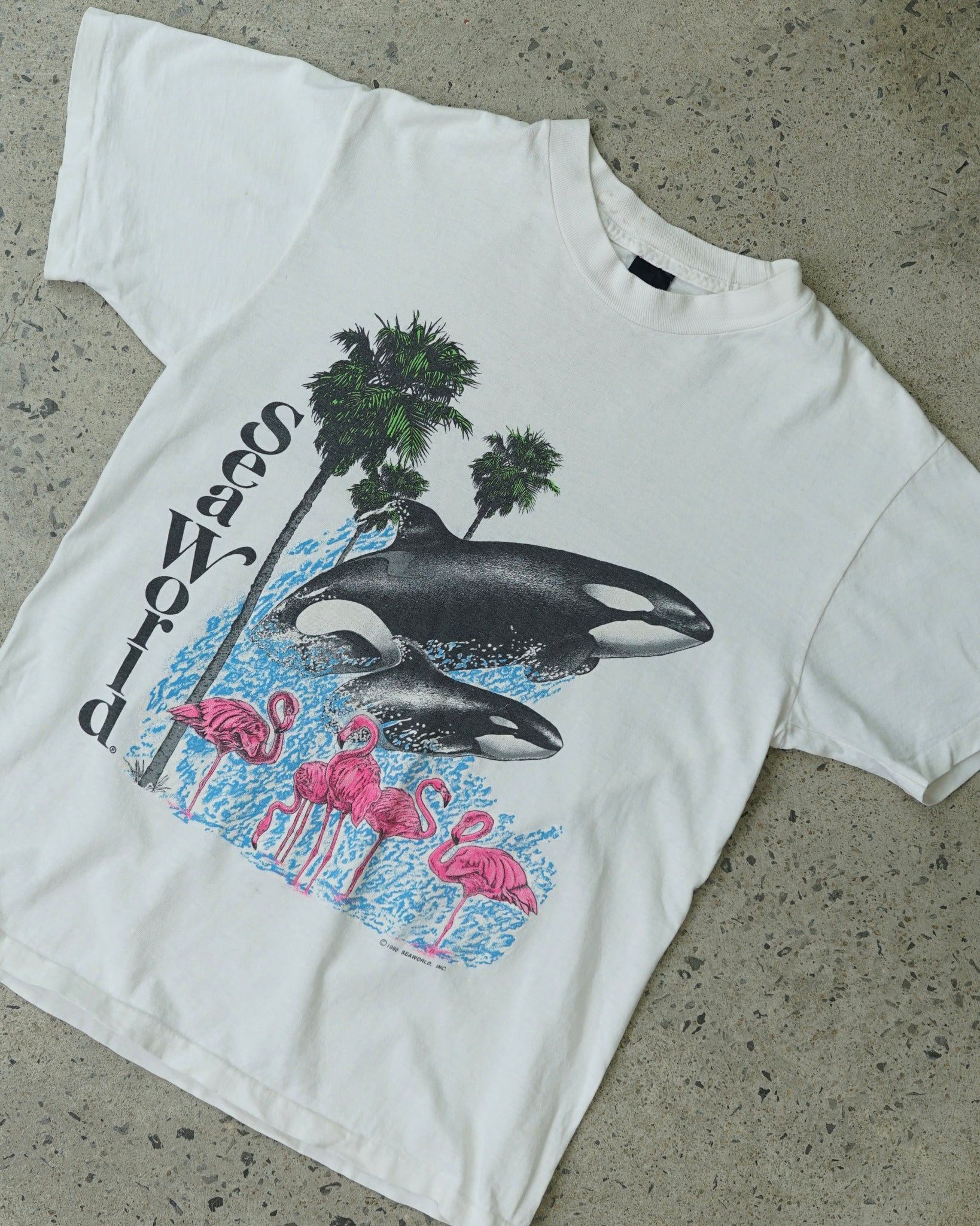 sea world 1990 t-shirt