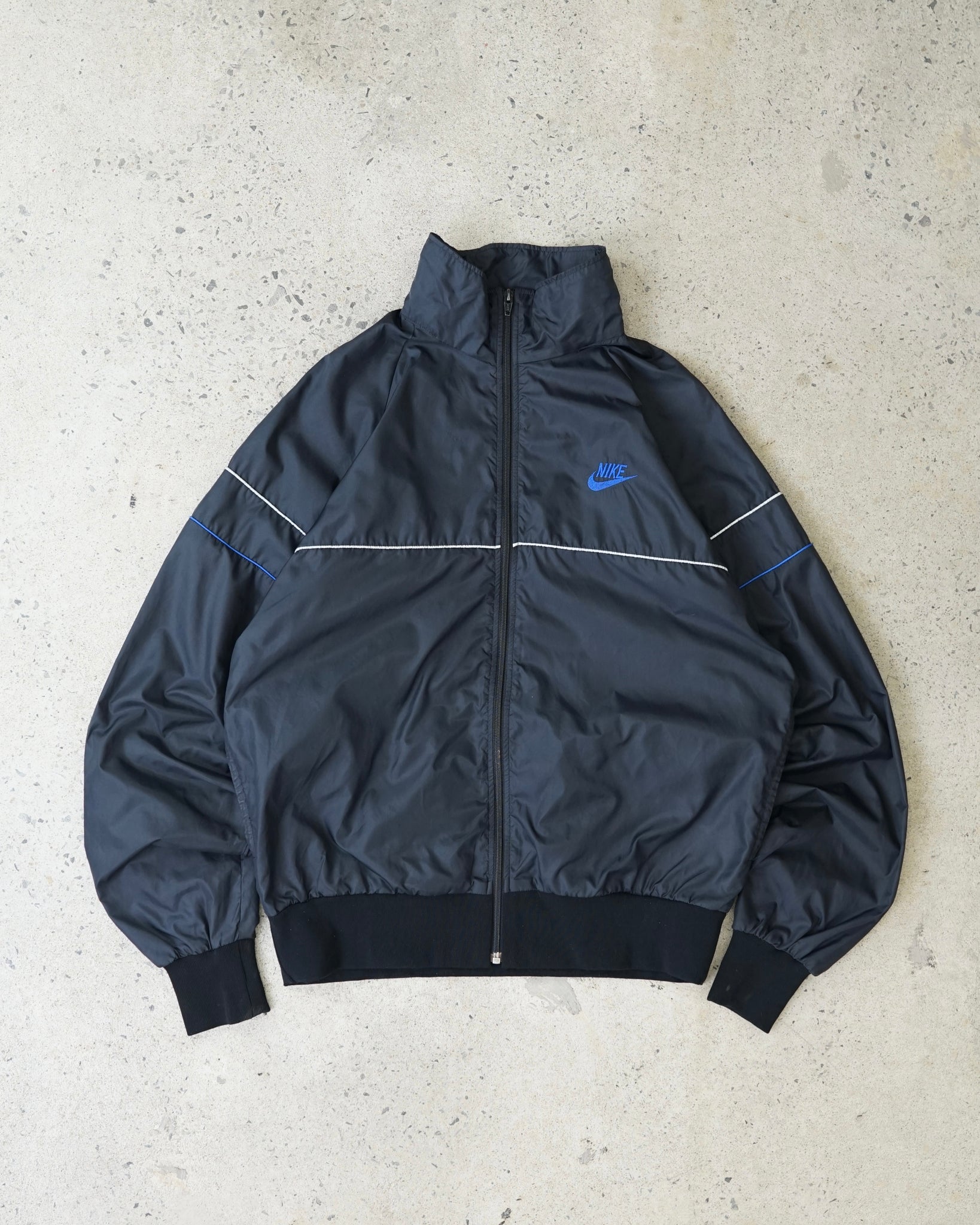 nike windbreaker