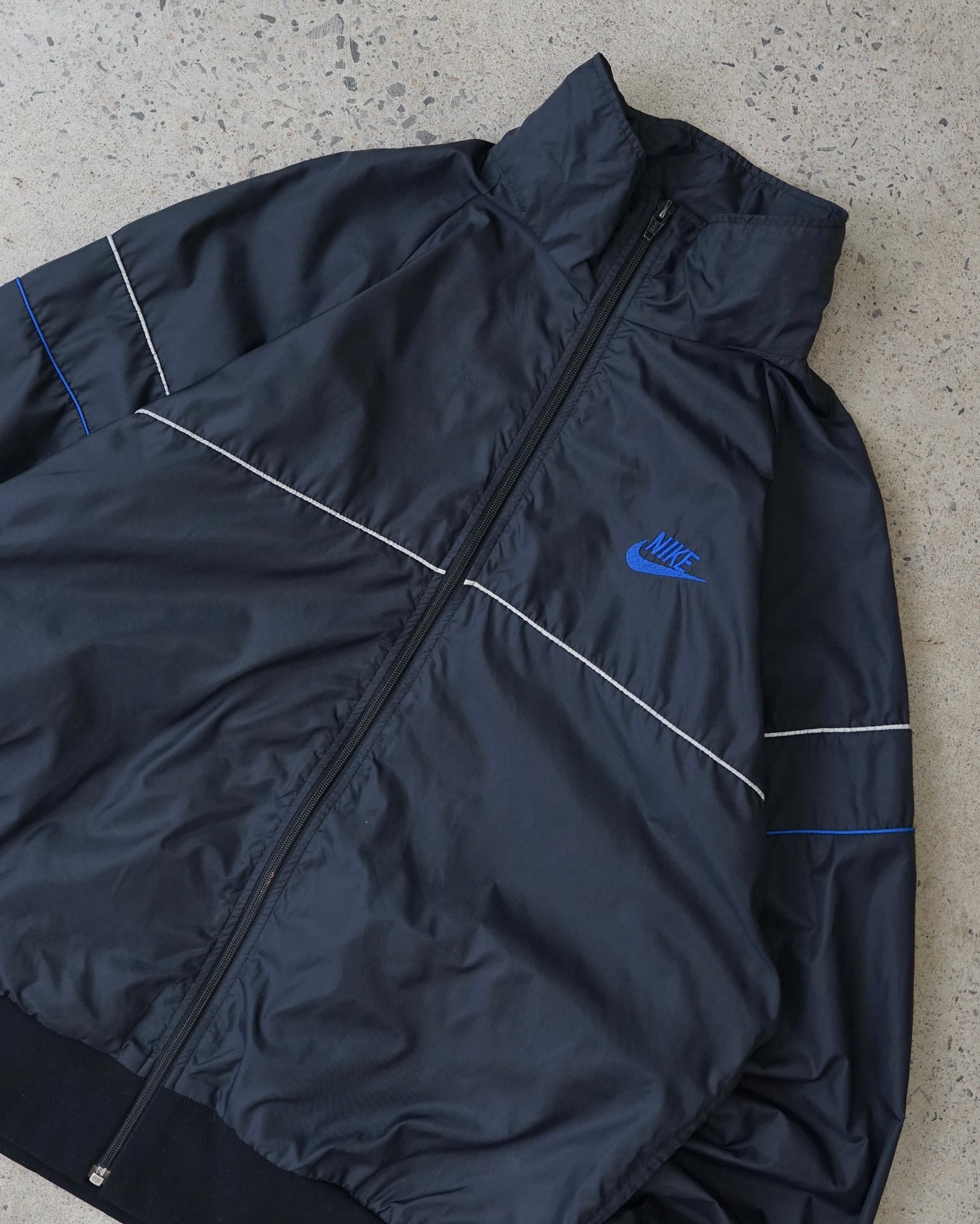 nike windbreaker