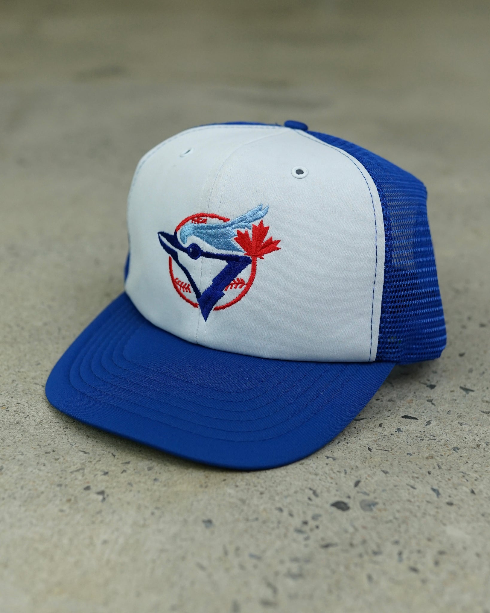 toronto blue jays trucker hat