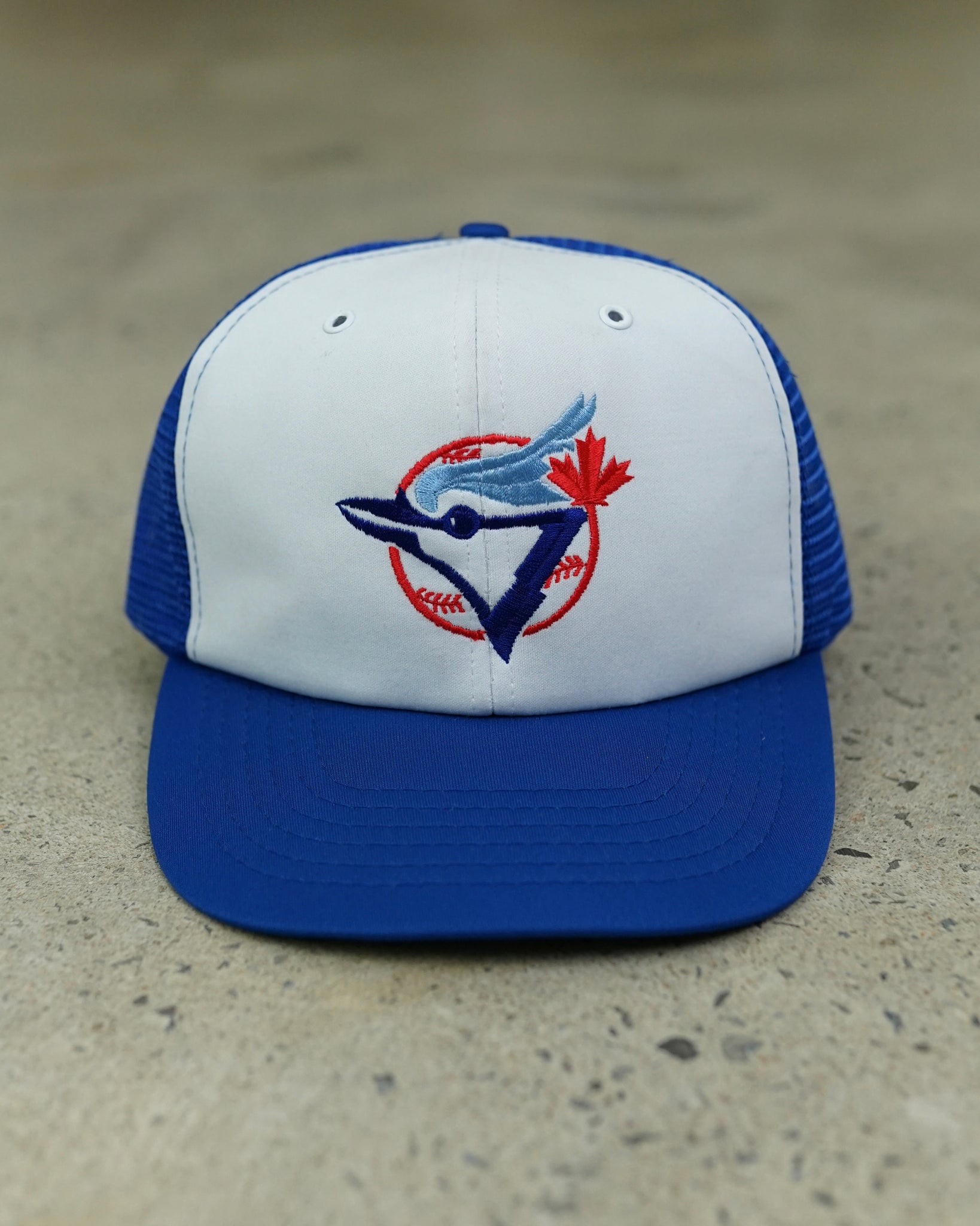 toronto blue jays trucker hat