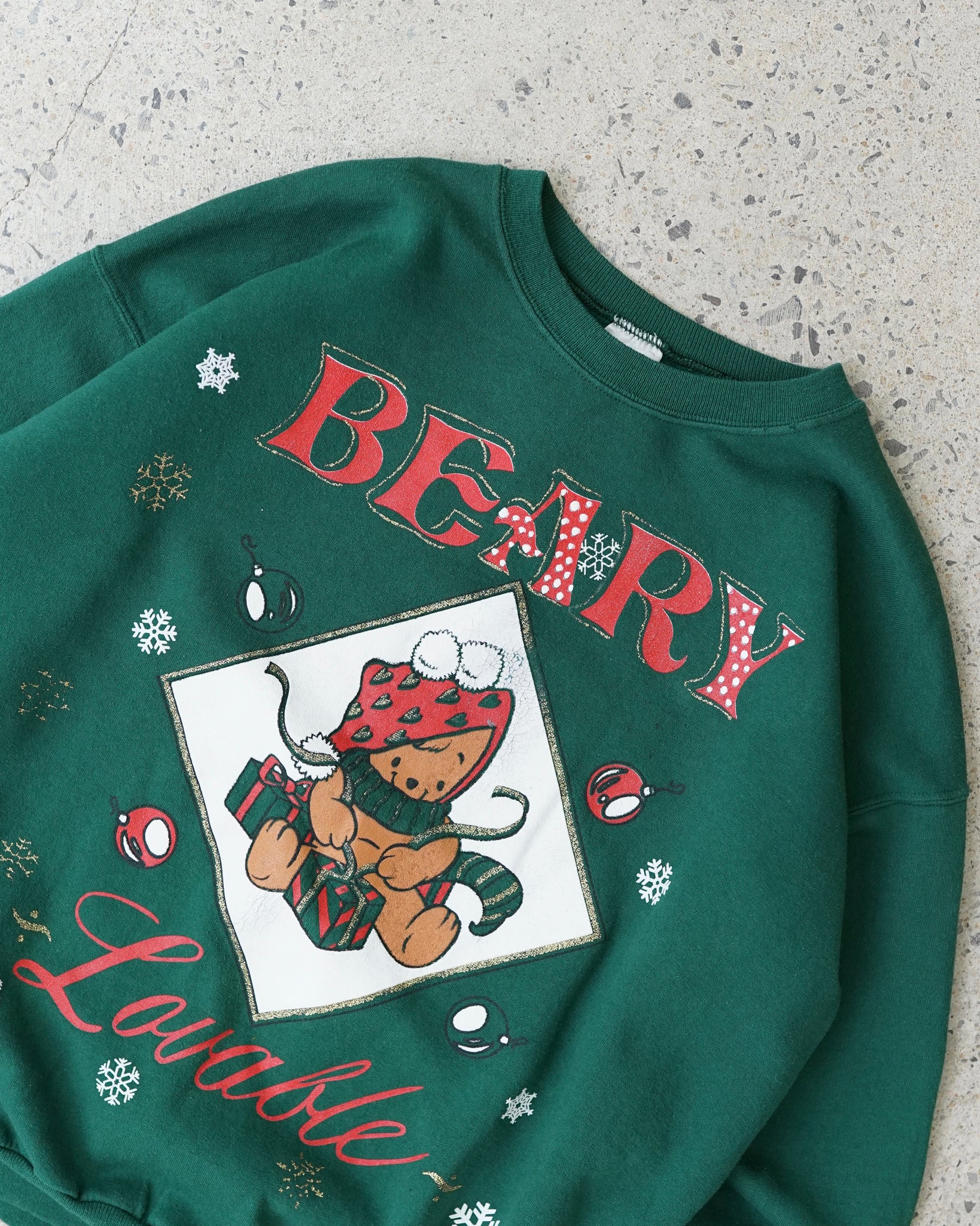 beary lovable crewneck - short large