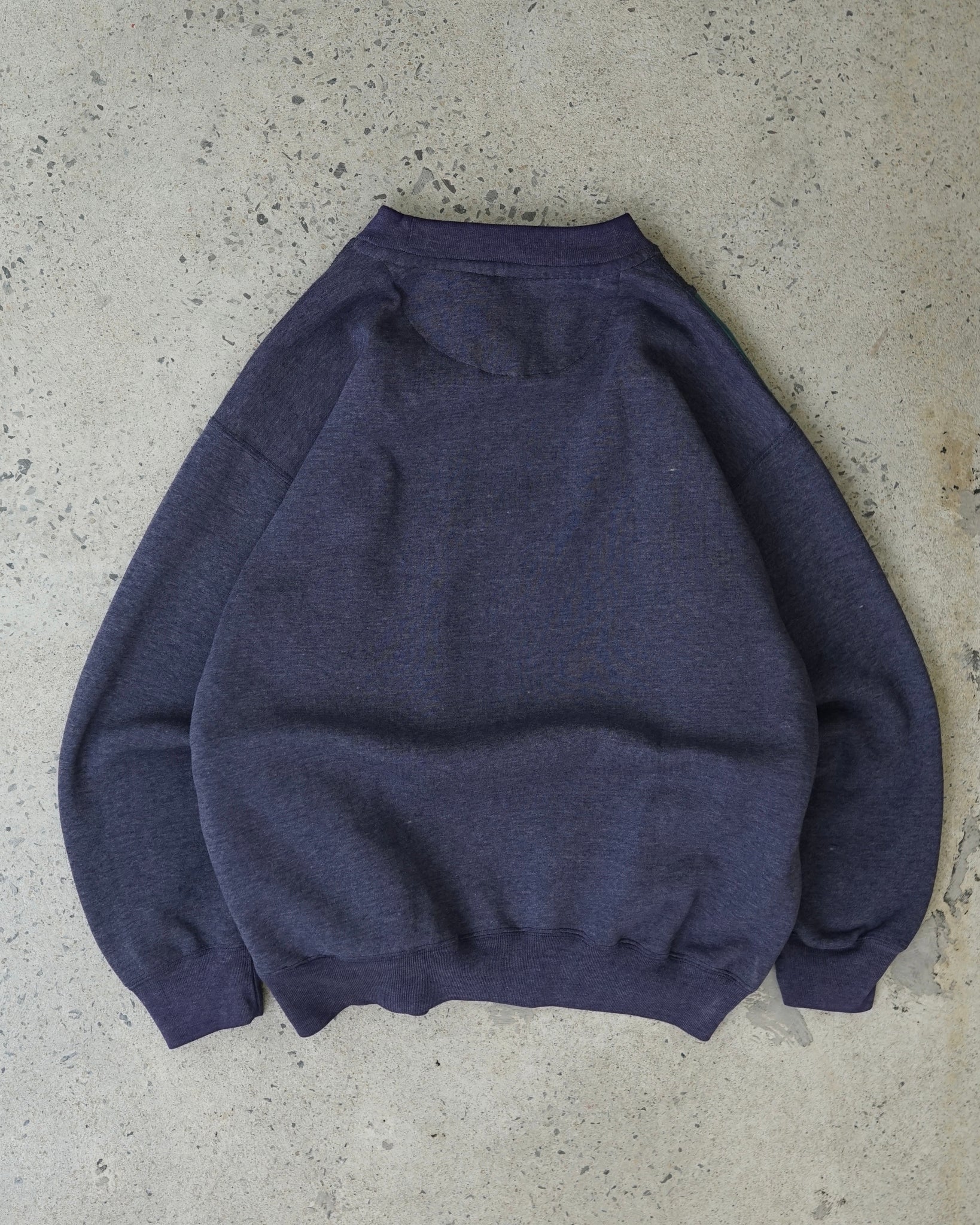 az sports crewneck