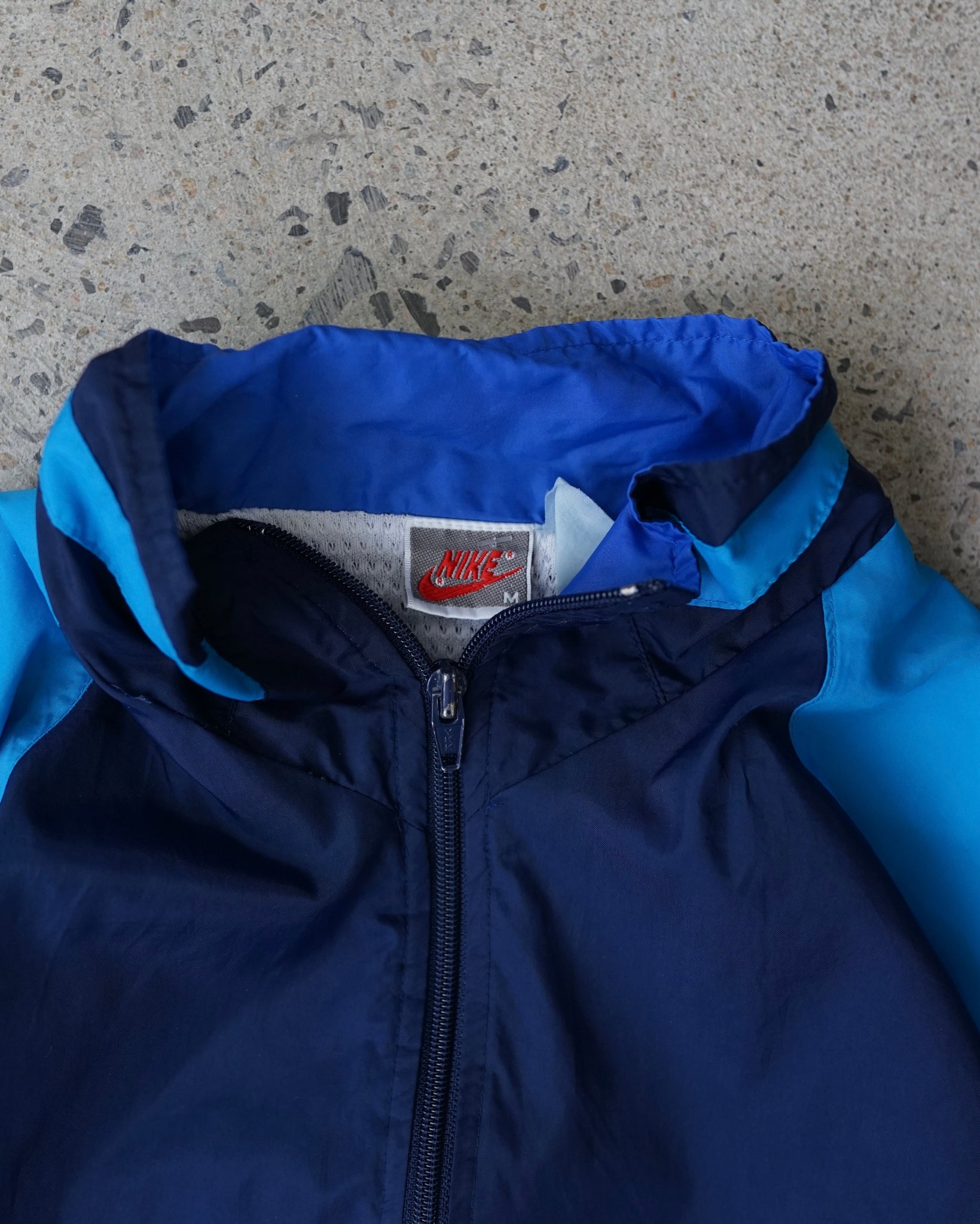 nike zip-up windbreaker