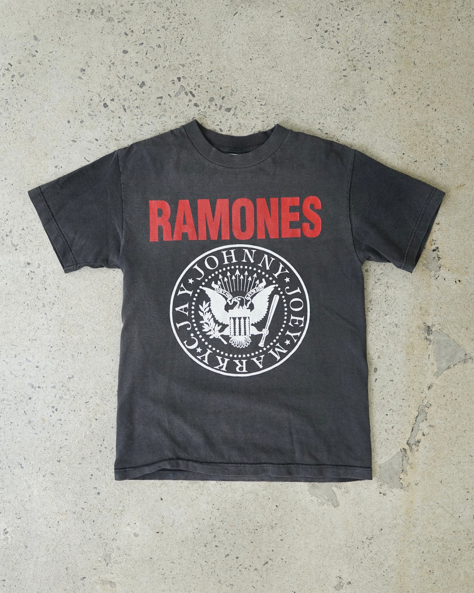 ramones "hey ho let's go" rock band t-shirt