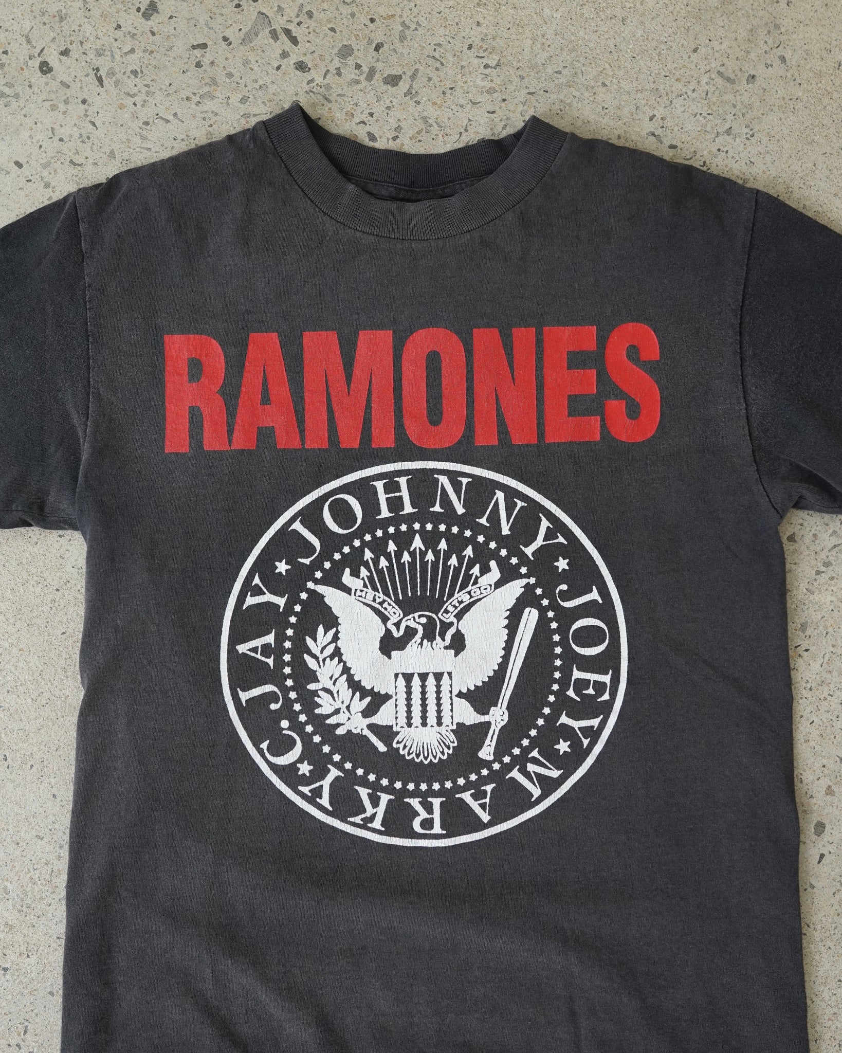 ramones "hey ho let's go" rock band t-shirt