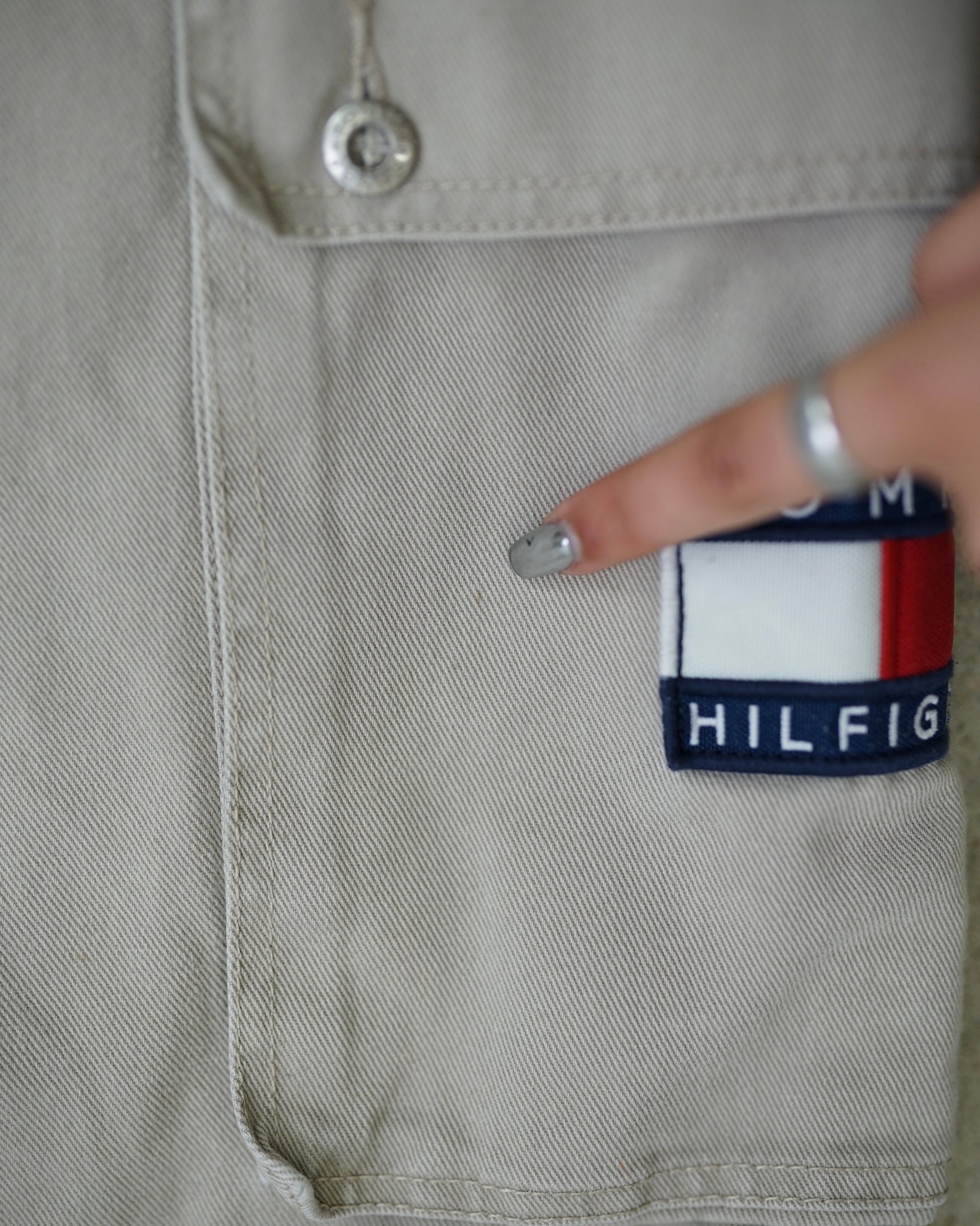 tommy hilfiger cargo shorts - 32