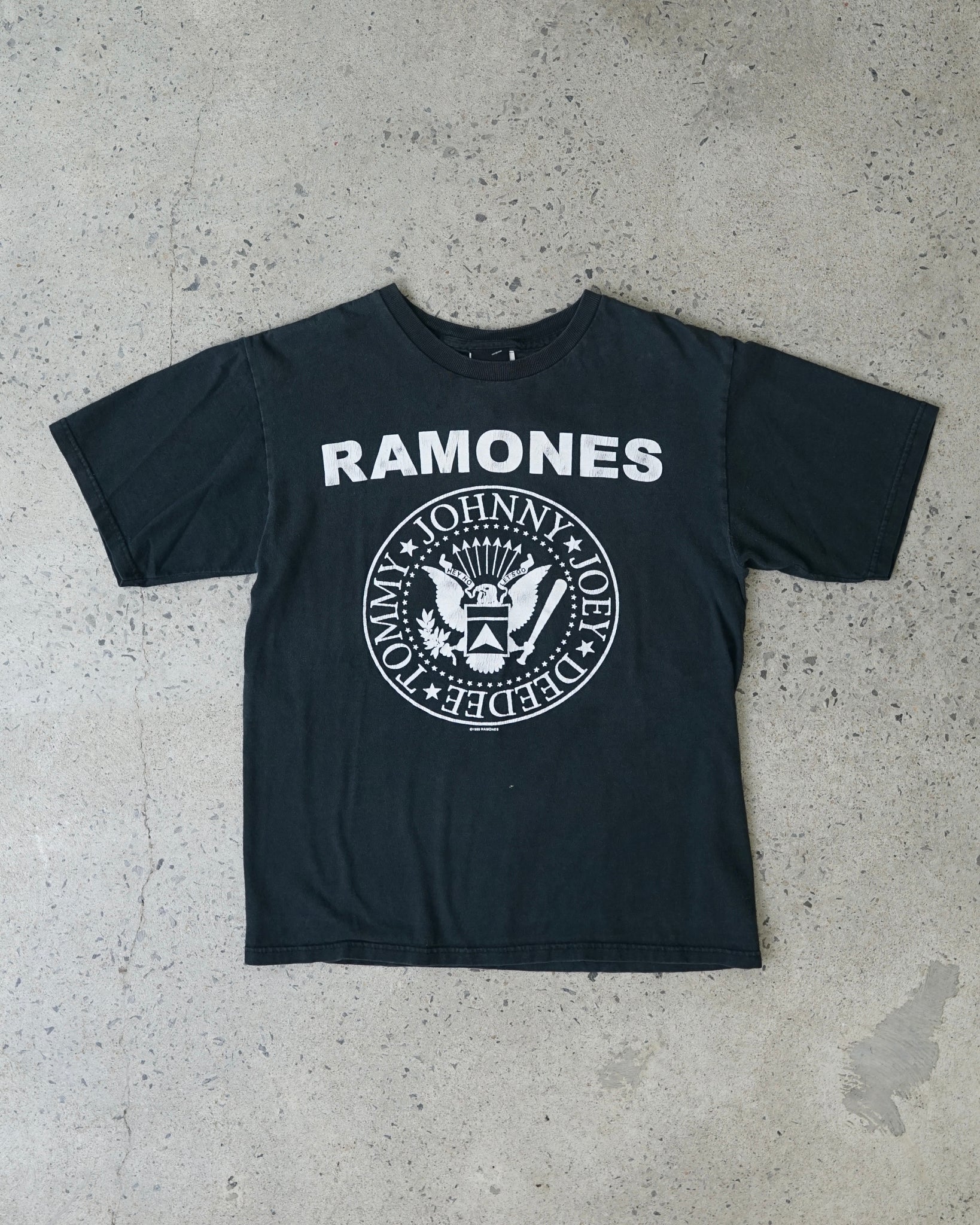 ramones 1999 rock band t-shirt