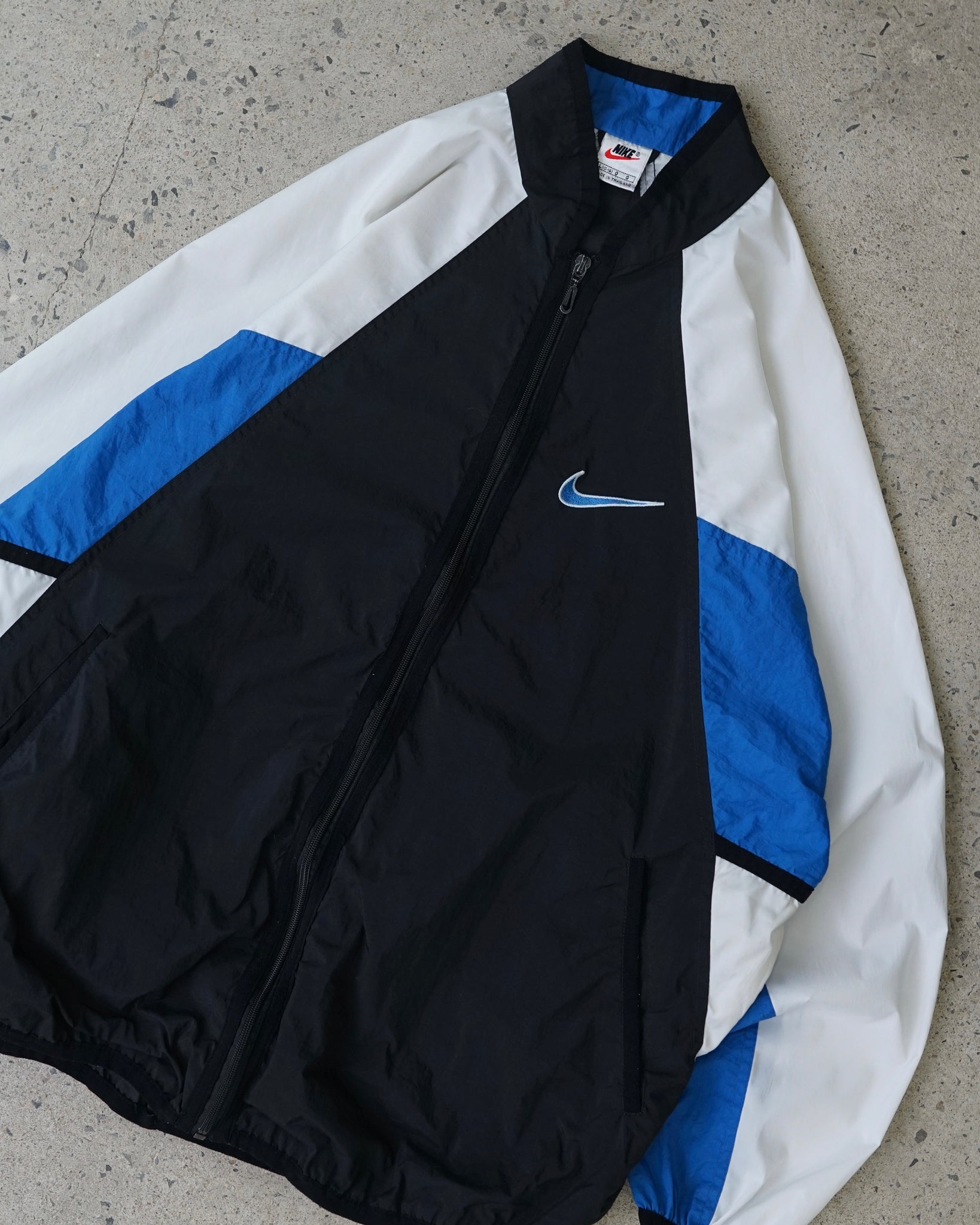 nike zip-up windbreaker
