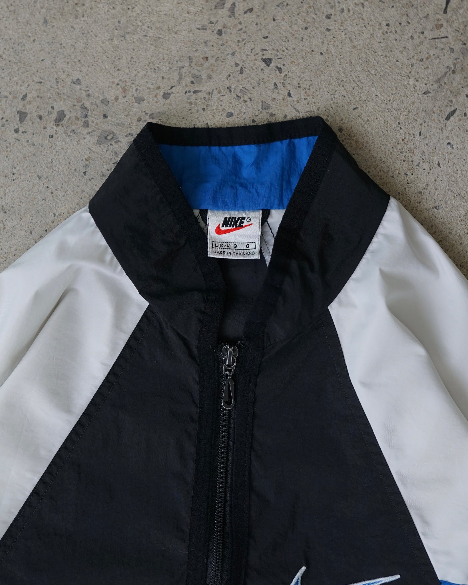 nike zip-up windbreaker