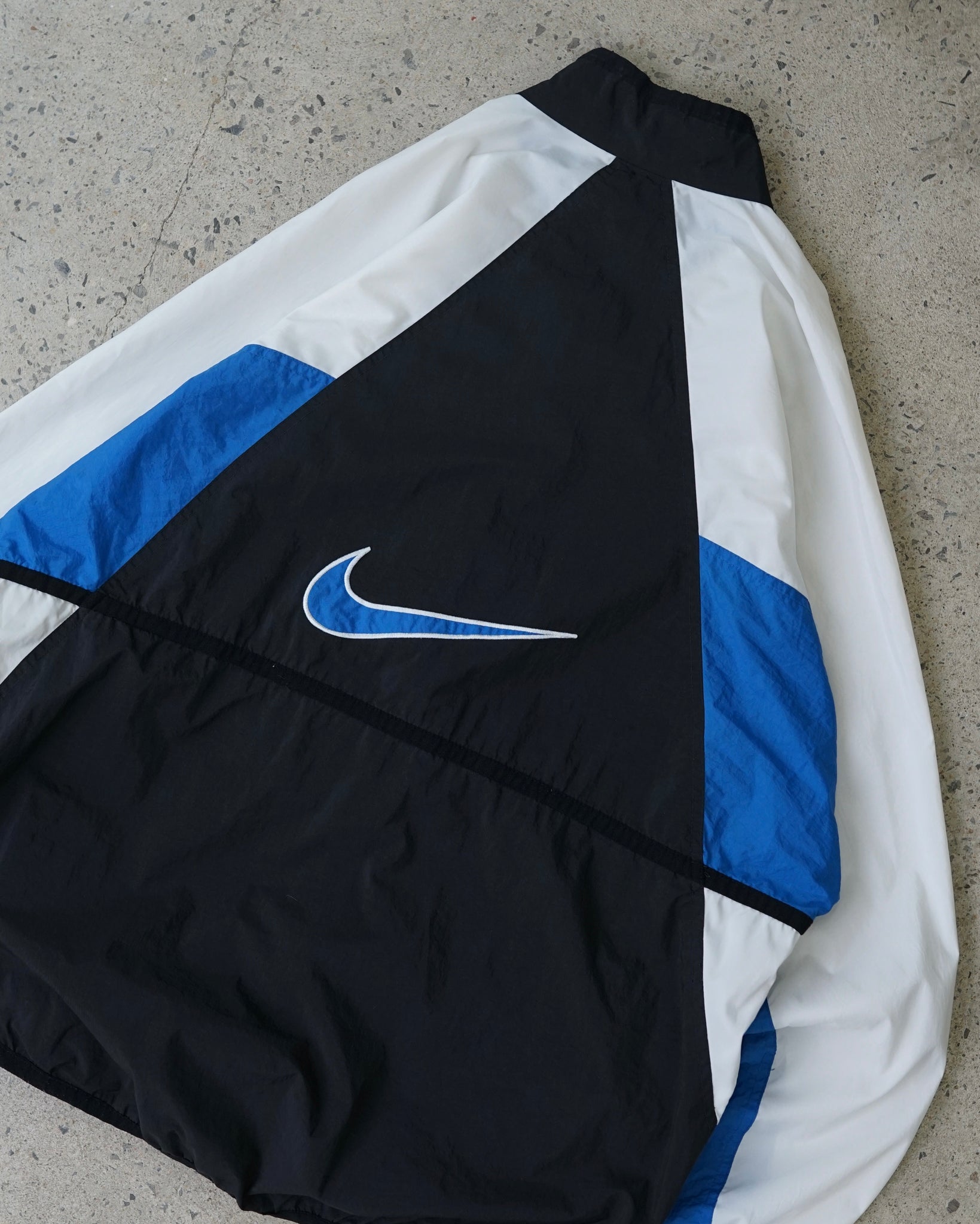 nike zip-up windbreaker