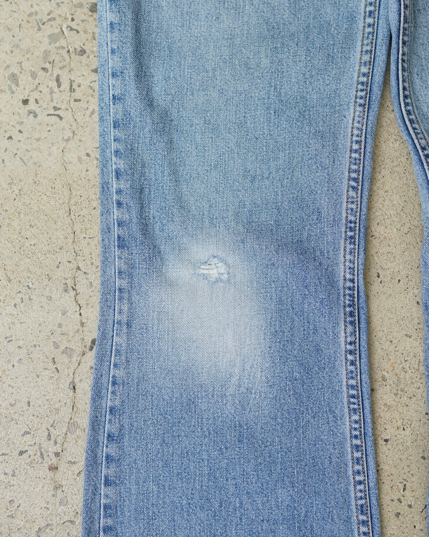 levi's flared jeans