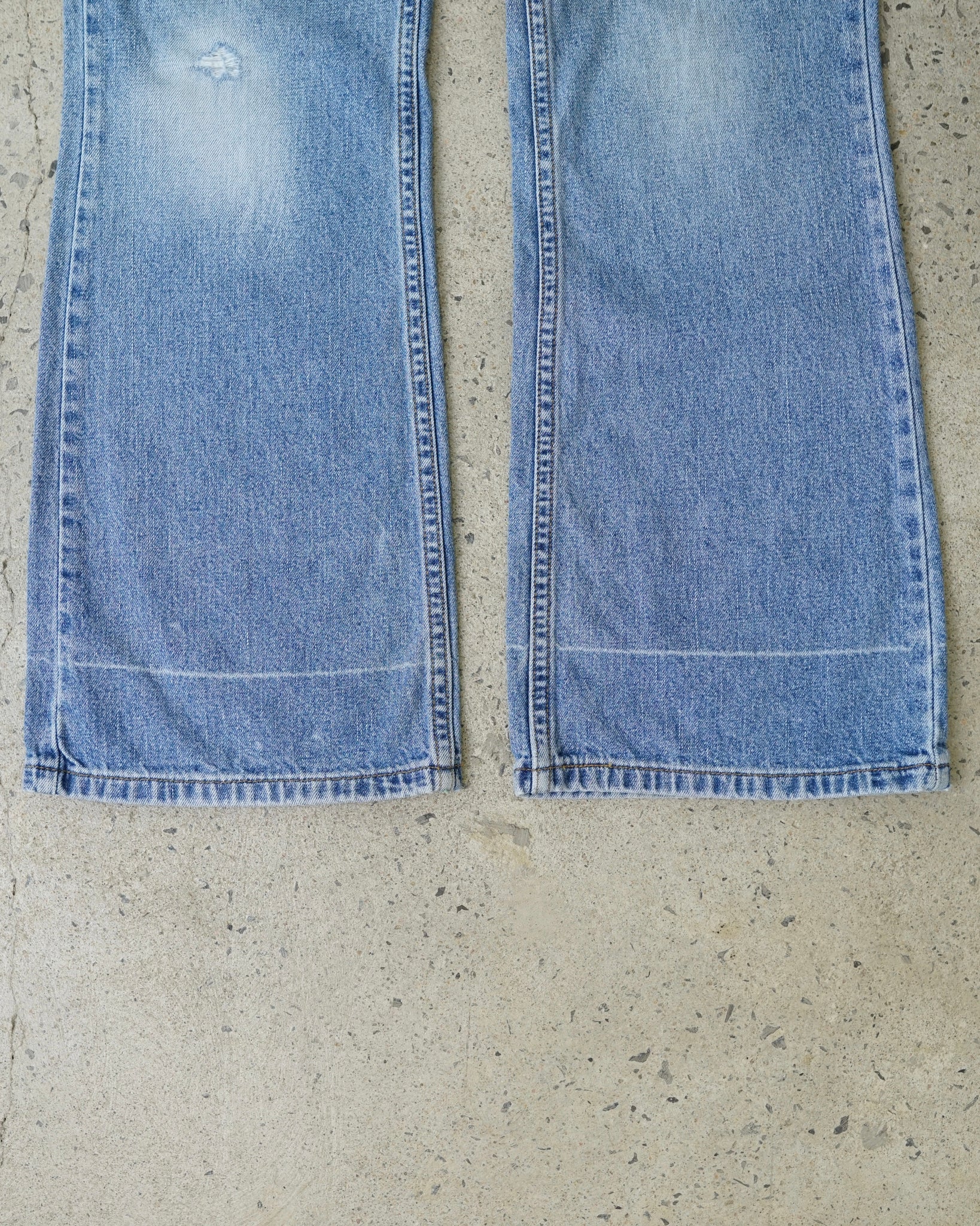 levi's flared jeans