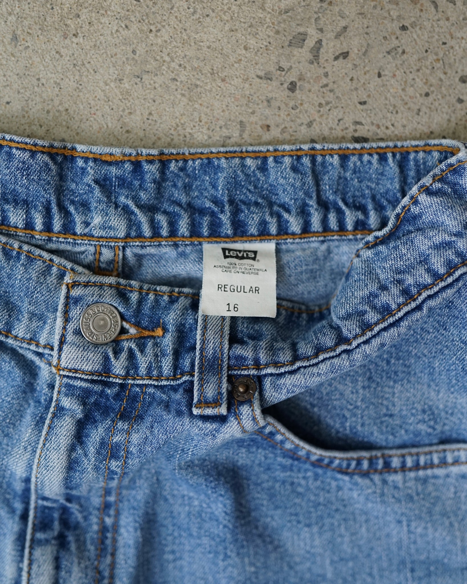 levi's flared jeans