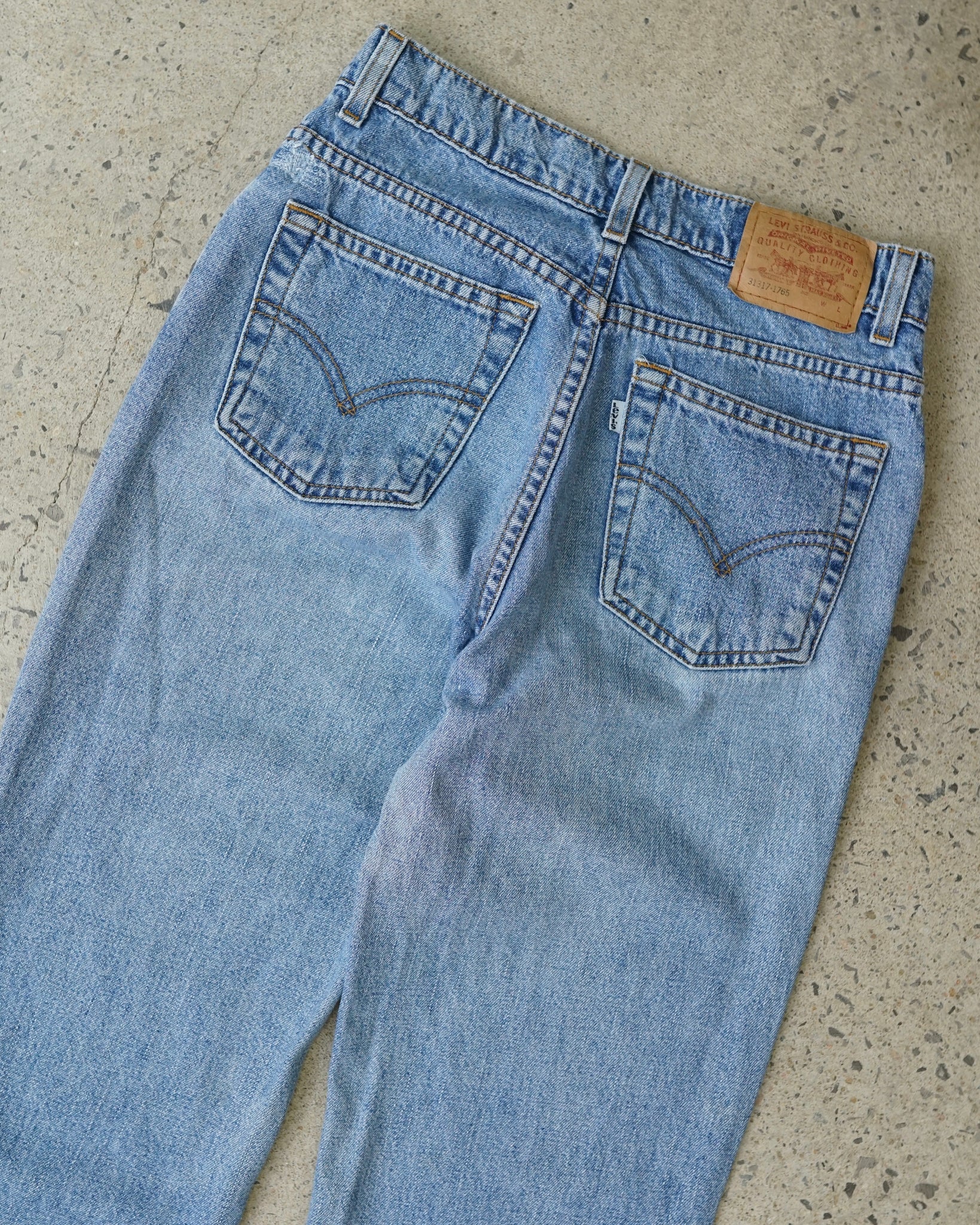 levi's flared jeans
