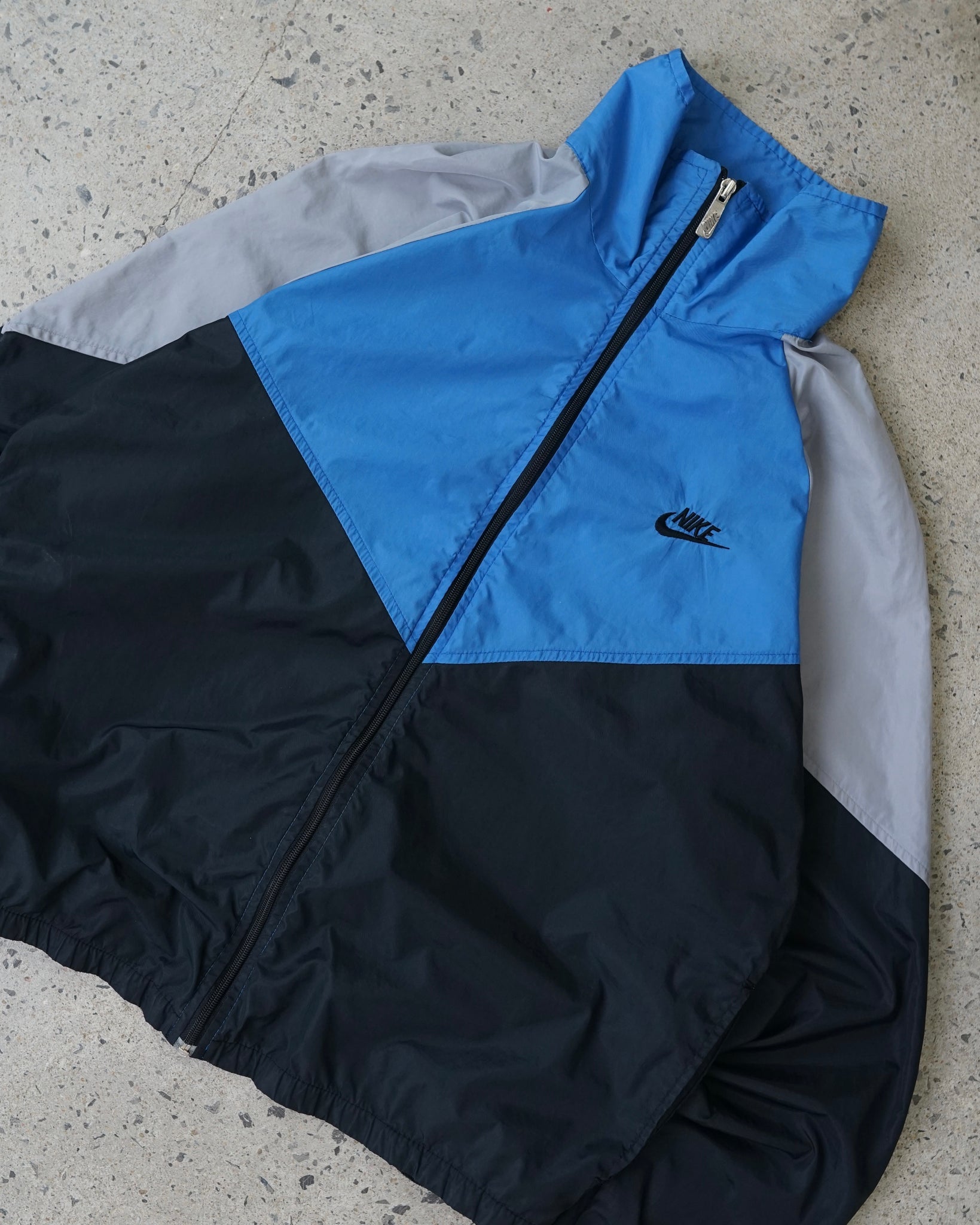 nike zip-up windbreaker