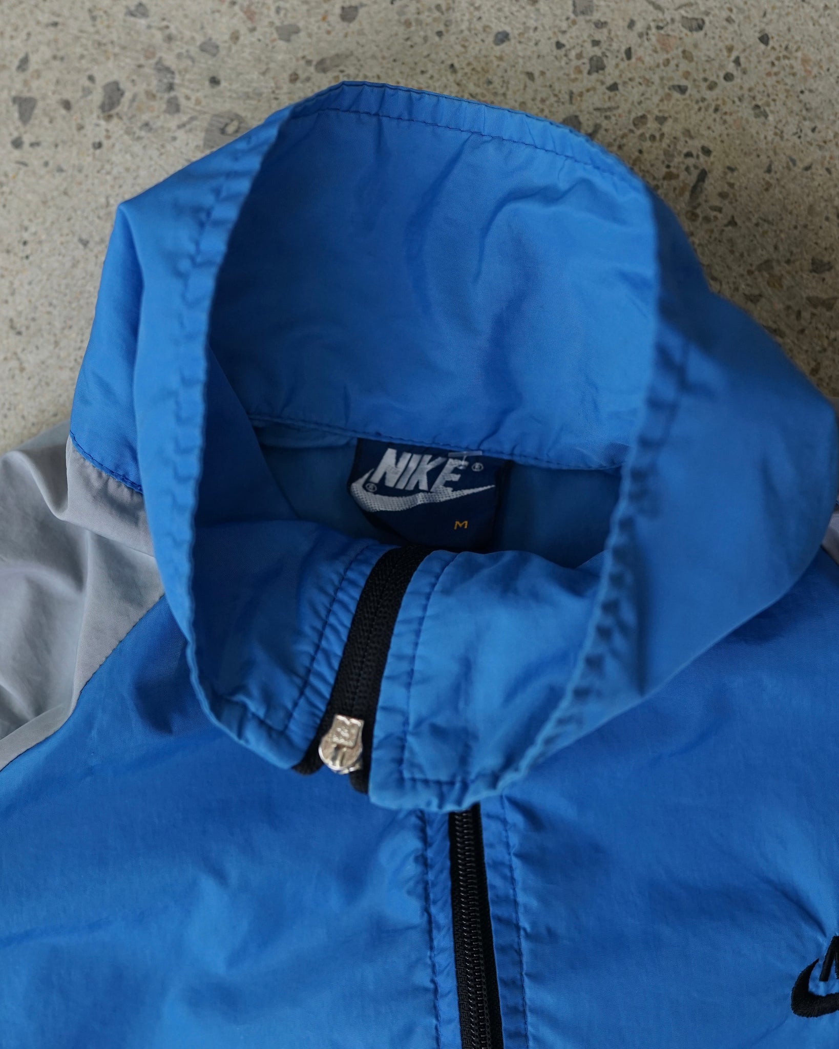 nike zip-up windbreaker