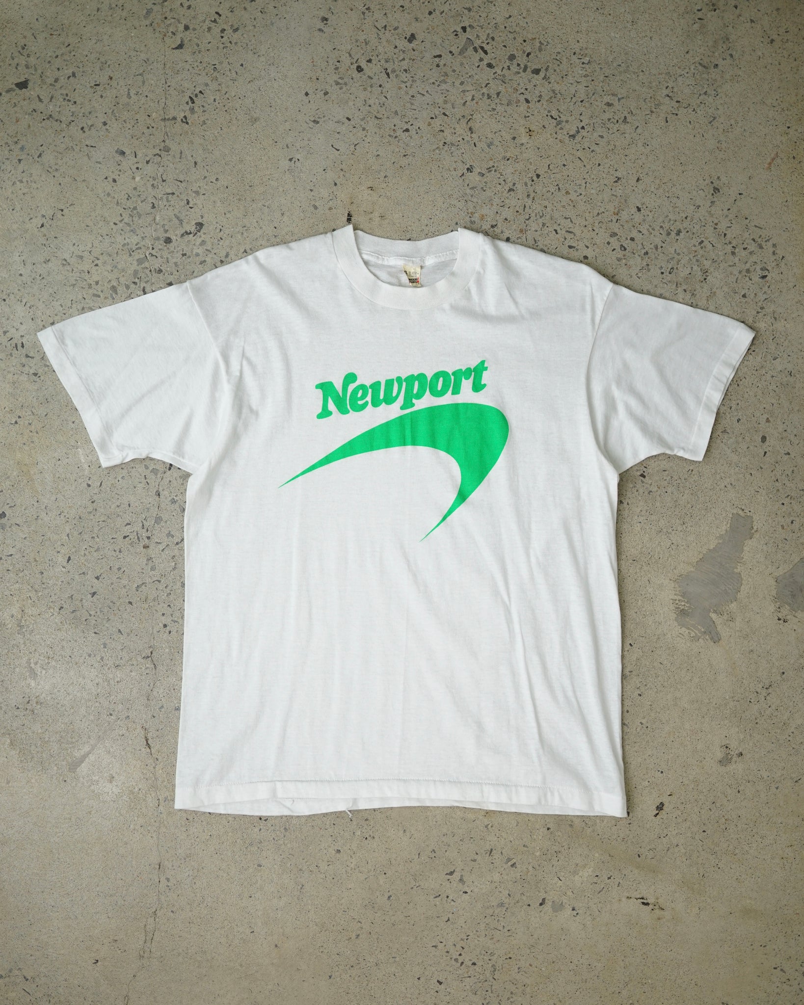 newport t-shirt - large