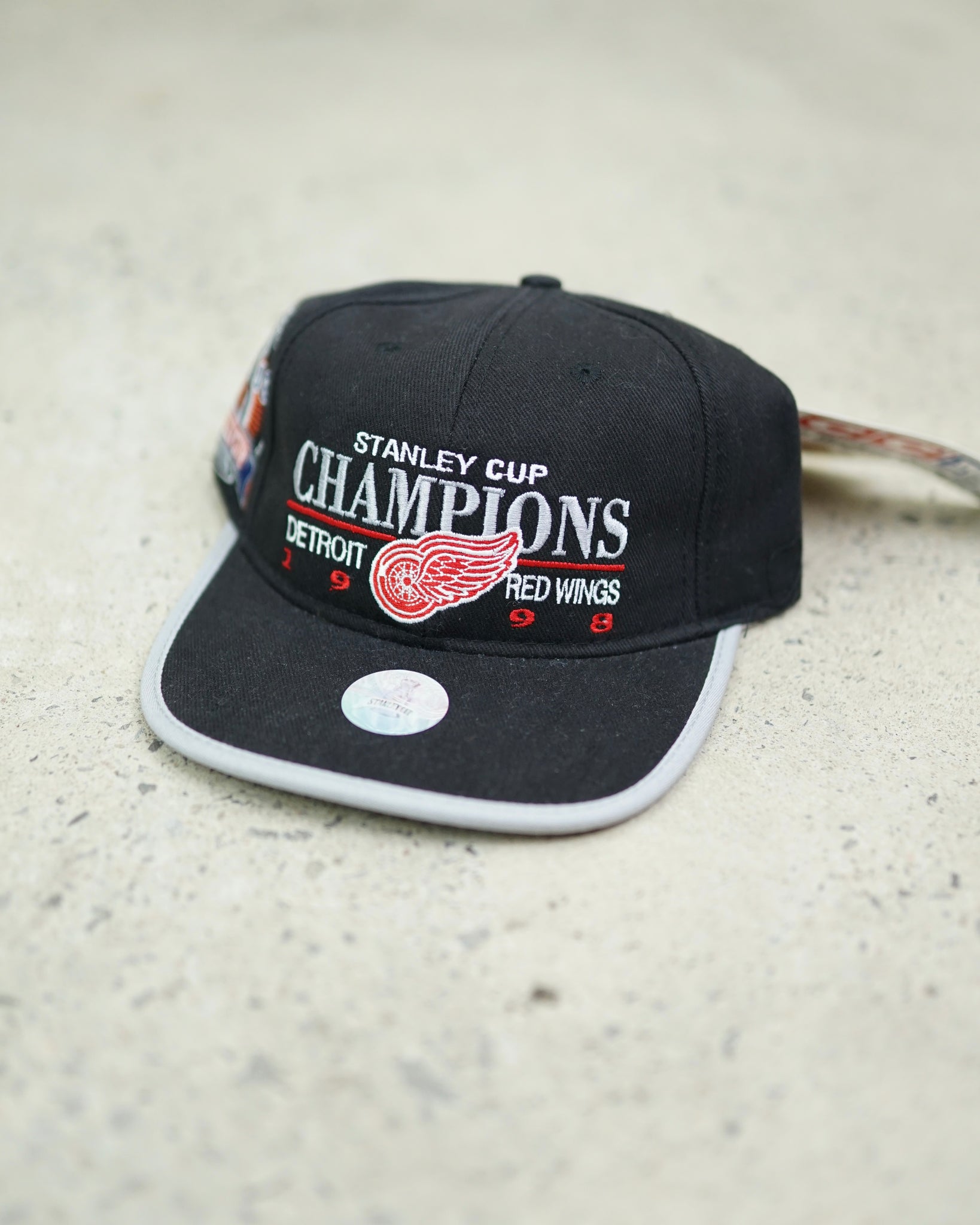 deadstock stanley cup champions 1998 velcro hat