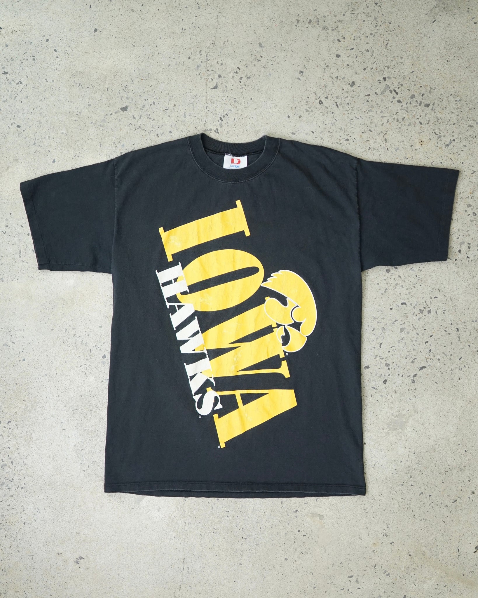 iowa hawks t-shirt - large